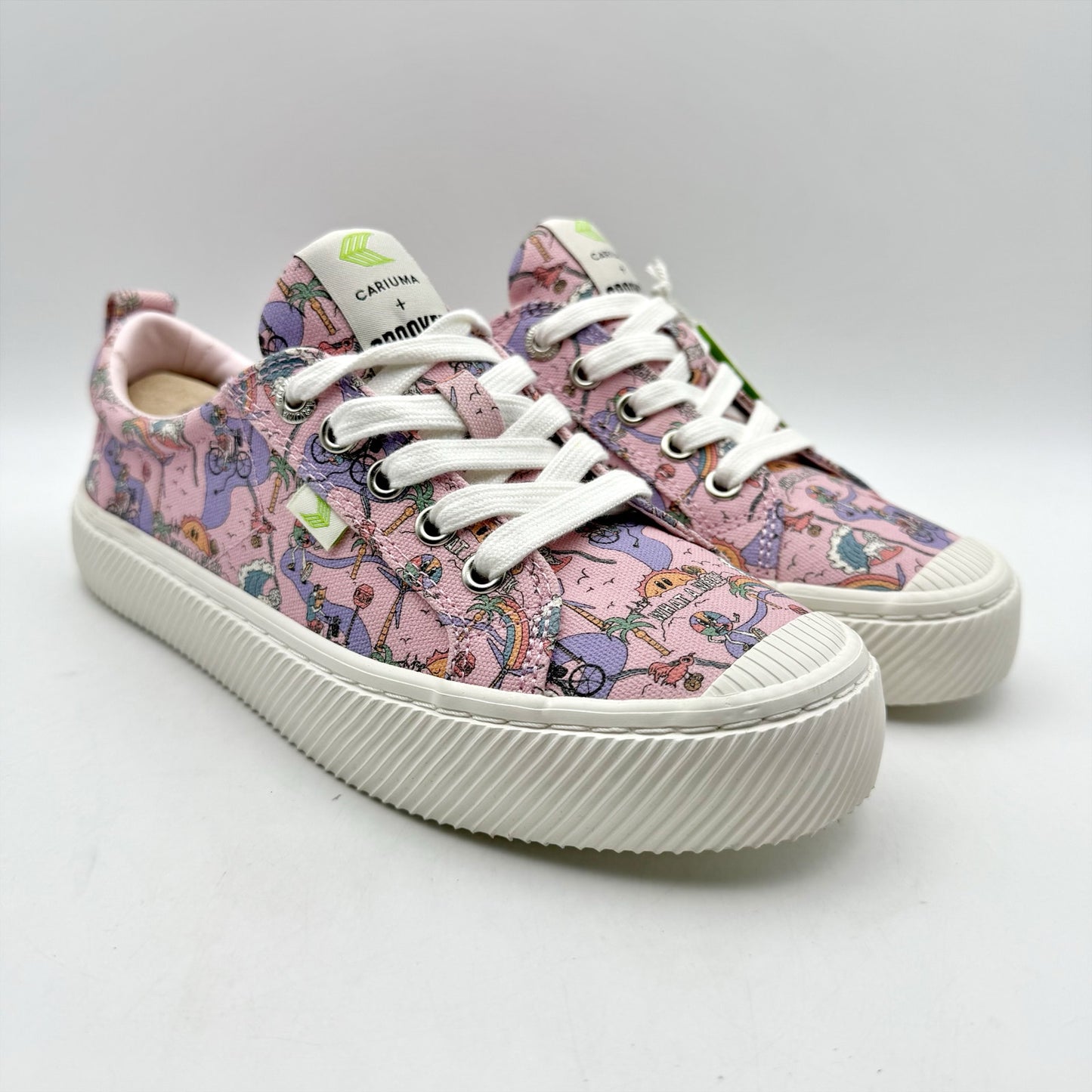 Cariuma Womens OCA Low Sneakers US 7 M EU 38 Rose Graphic Print Canvas NIB