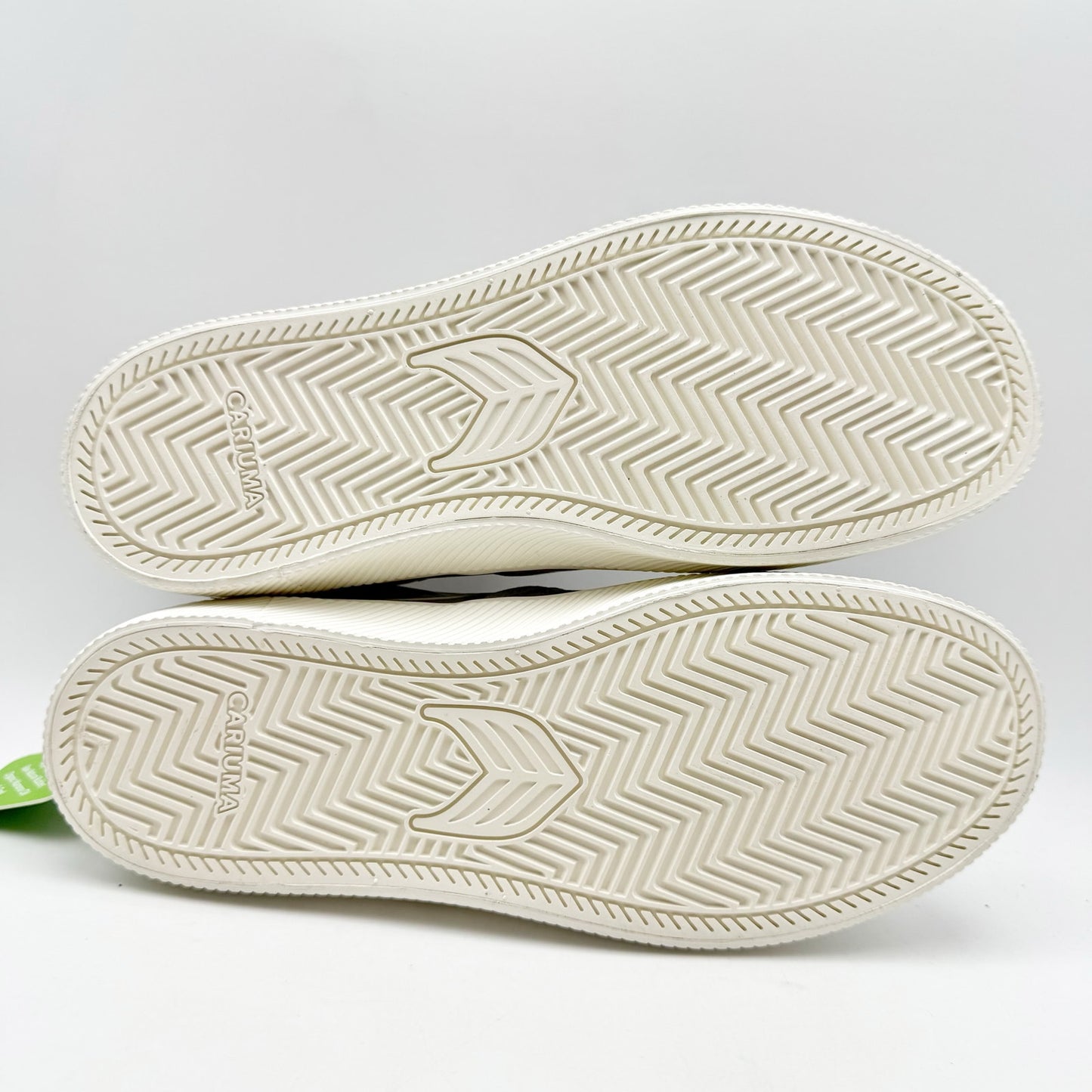 Cariuma Womens Slip On Sneaker US 8 M EU 39 Grey White Canvas Logo NIB