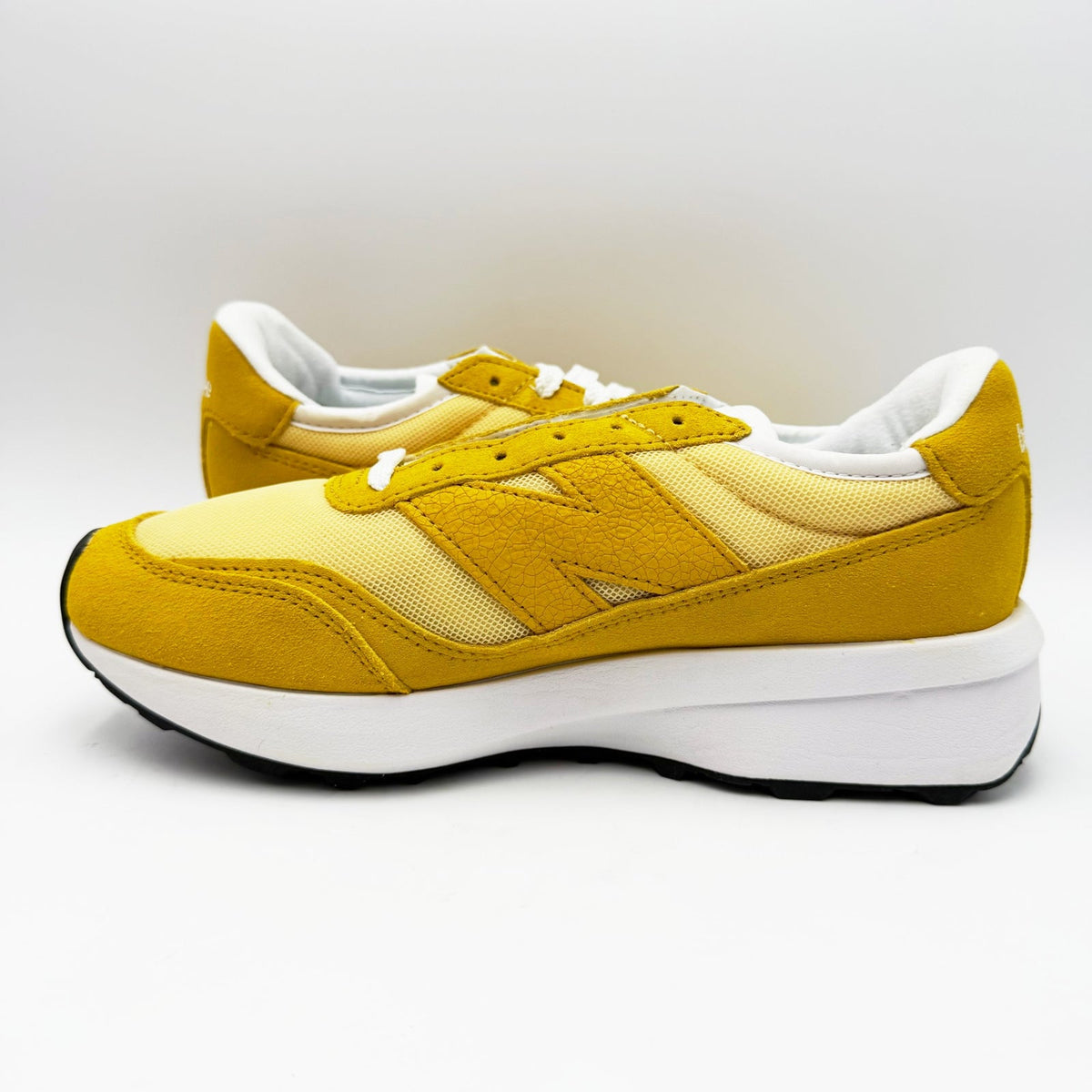 New Balance 370 Casual Sneakers Womens 8 WIDE Mens 6.5 EU 39.5 Yellow White NWOB