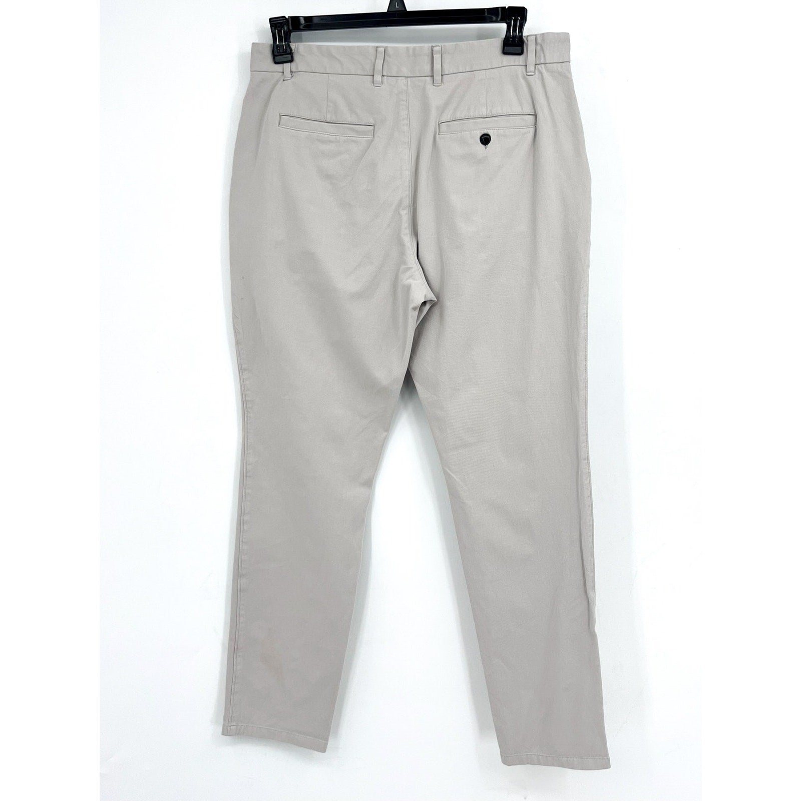 EVERLANE Uniform Mens Performance Chino Pants 33x32 Sand Stone Athletic Fit NWT