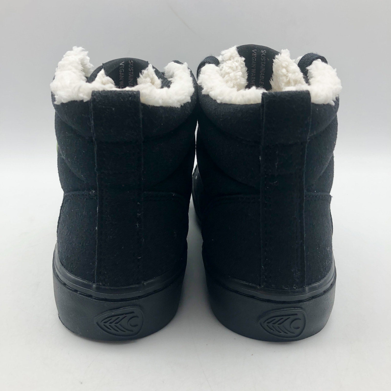 Cariuma Womens OCA Therma High Sneakers Size 6 Black Water Repllent Suede NIB