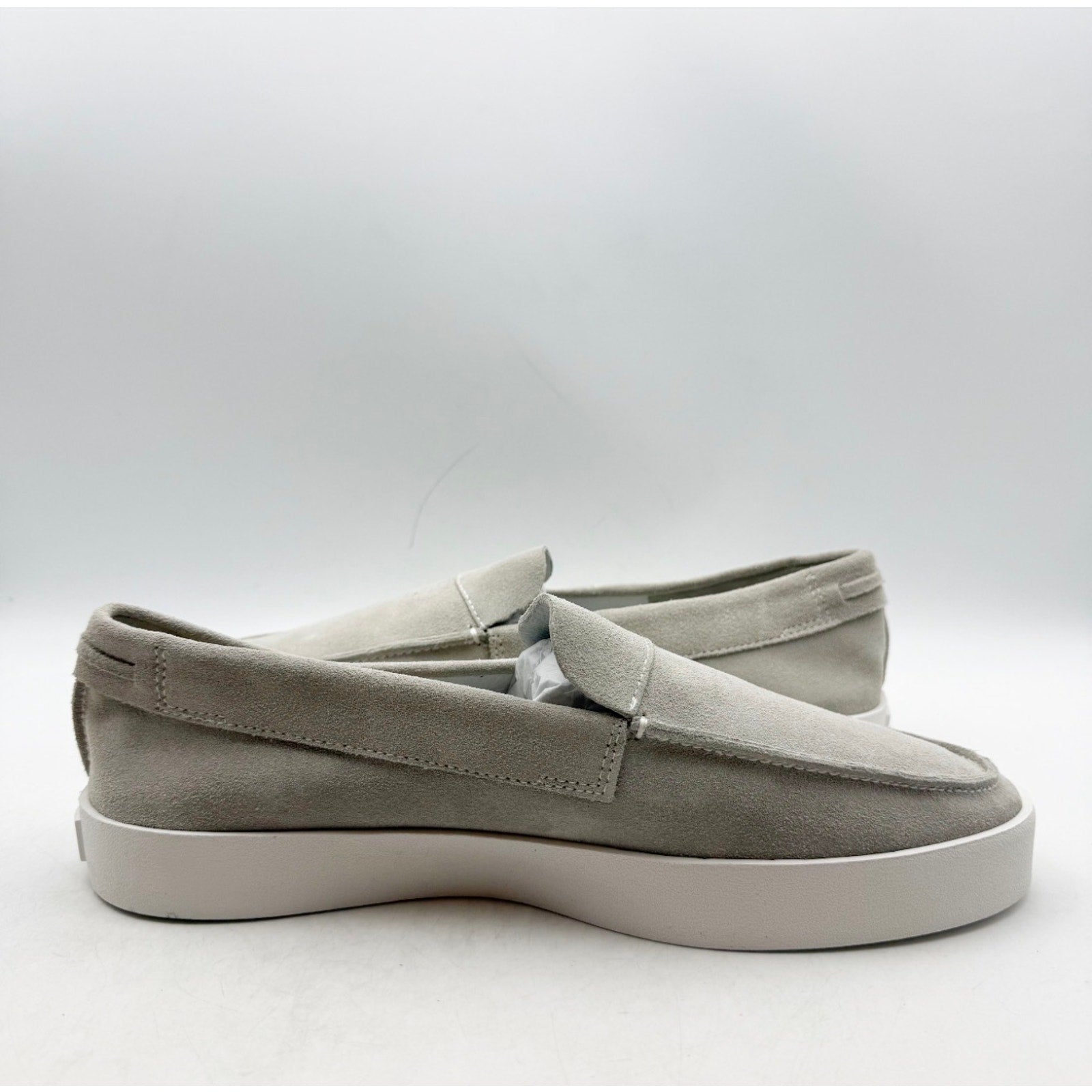 Saint Morta Men's Hemisphere Slip On Loafers Size 8 Light Grey White Suede NIB