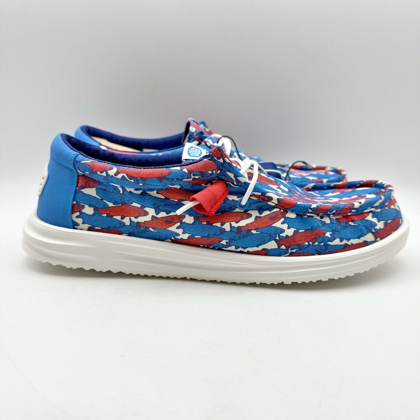 Hey Dude Mens Wally Slip-On Casual Shoe US 9 EU 42 Fish Camo Red Blue NIB