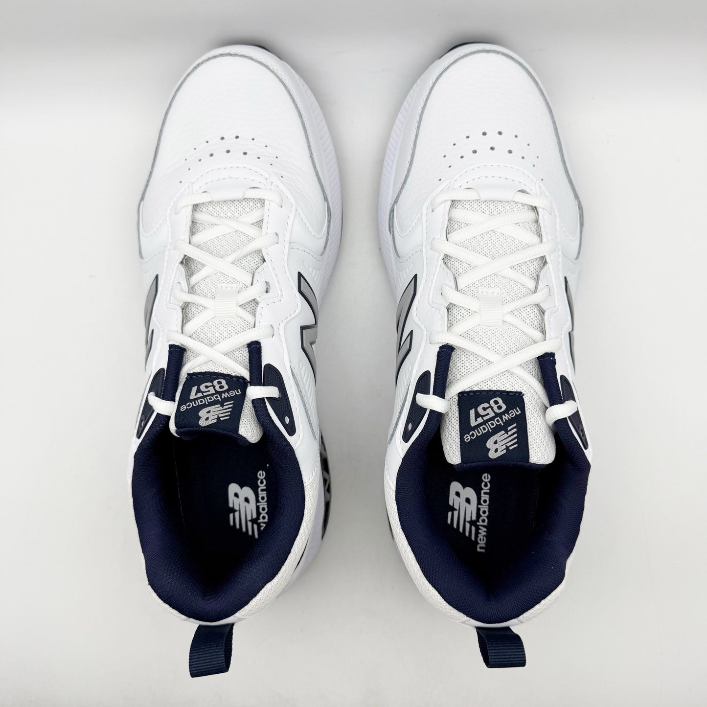 New Balance Mens 857v3 Training Sneakers US 7.5 XW White Navy Athletic NIB