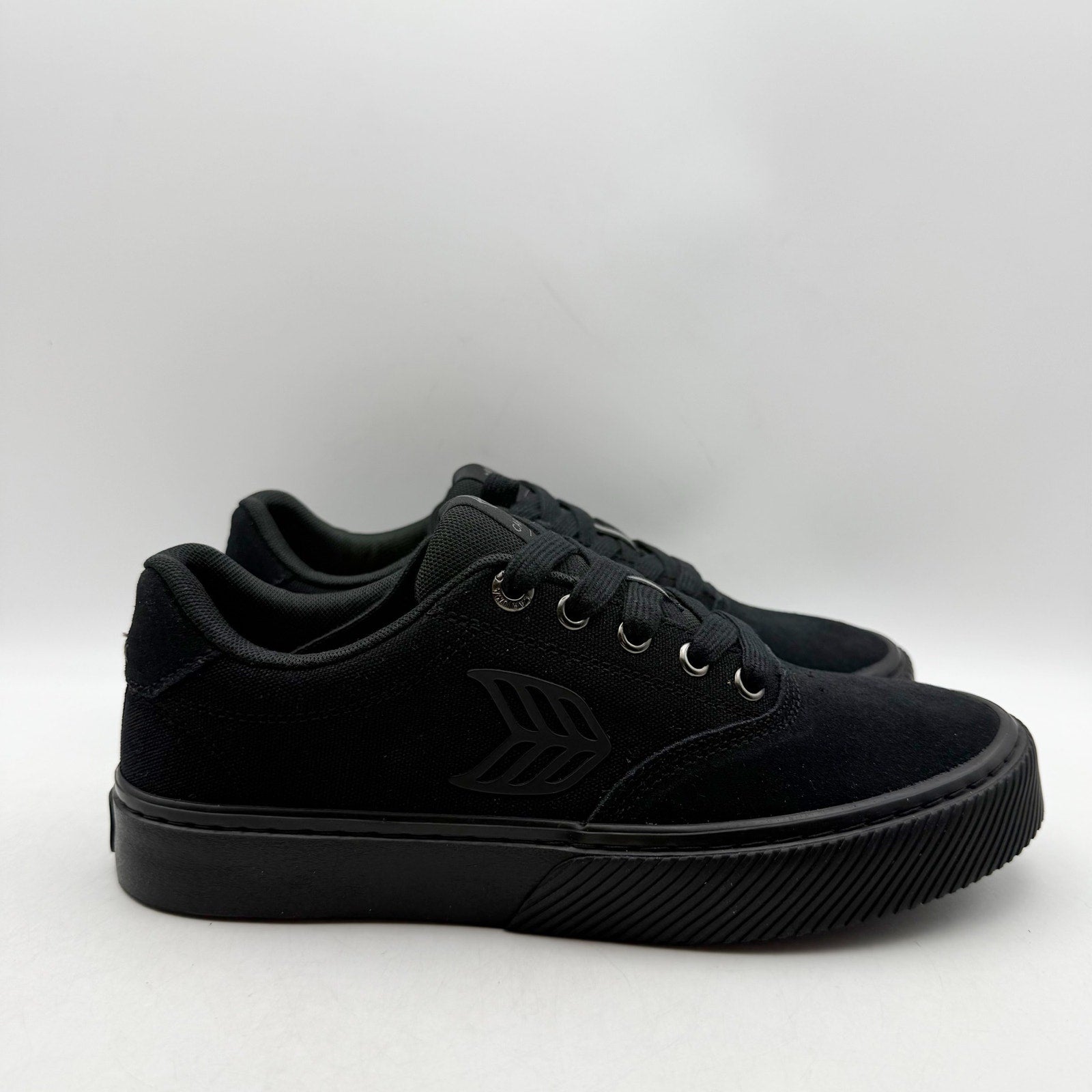 Cariuma x SPoT Womens NAIOCA PRO Sneakers Size 7.5 Black Canvas NIB