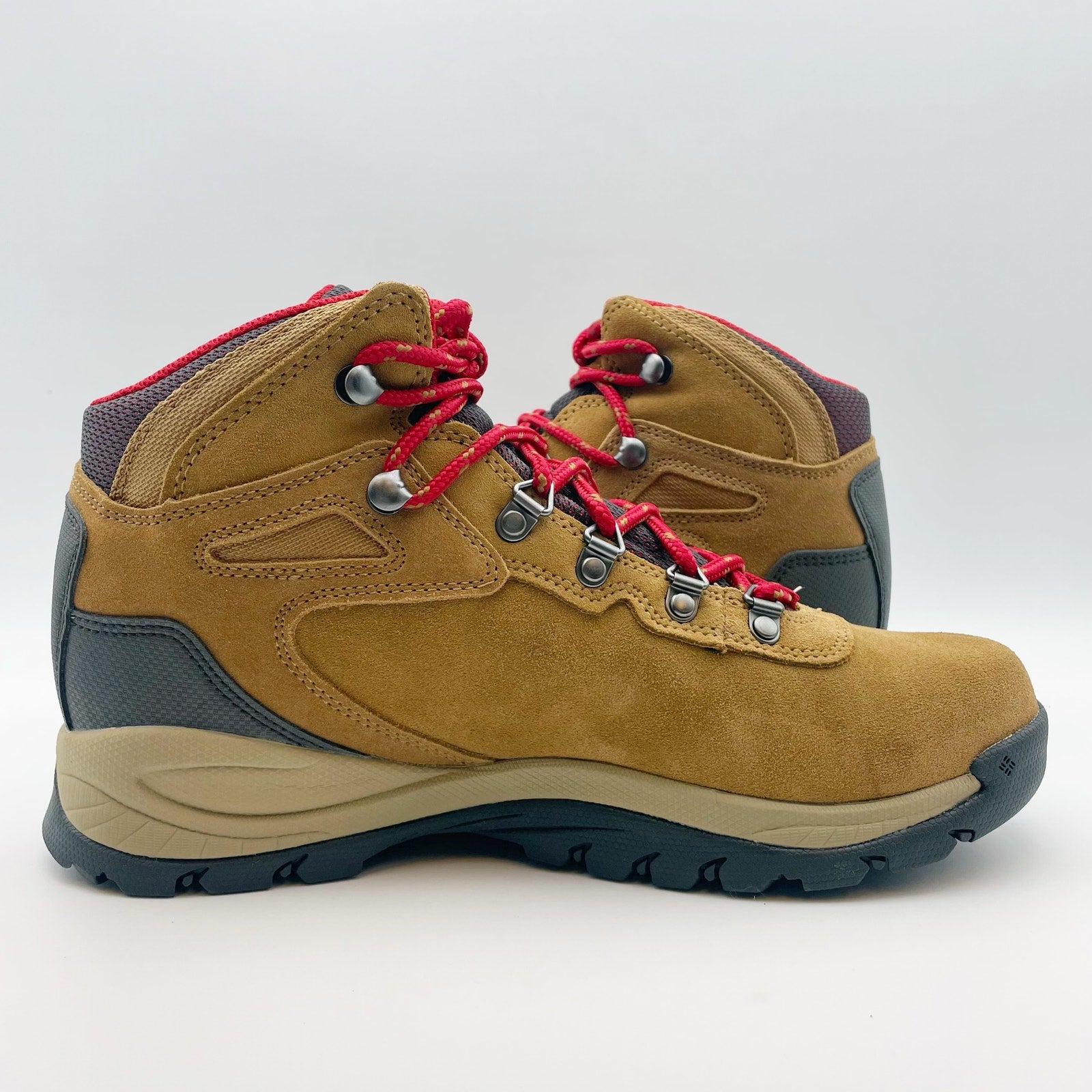 Columbia Womens Newton Ridge Plus Amped Hiking Boots 9.5 WIDE Tan Red WP NIB