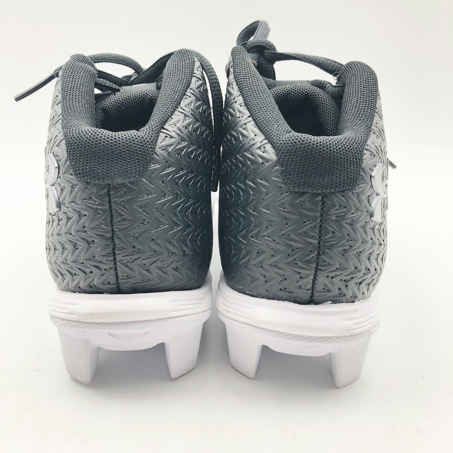 Under Armour Boys Spotlight Fran 4.0 Football Cleats Size 5.5 Black White NWOB