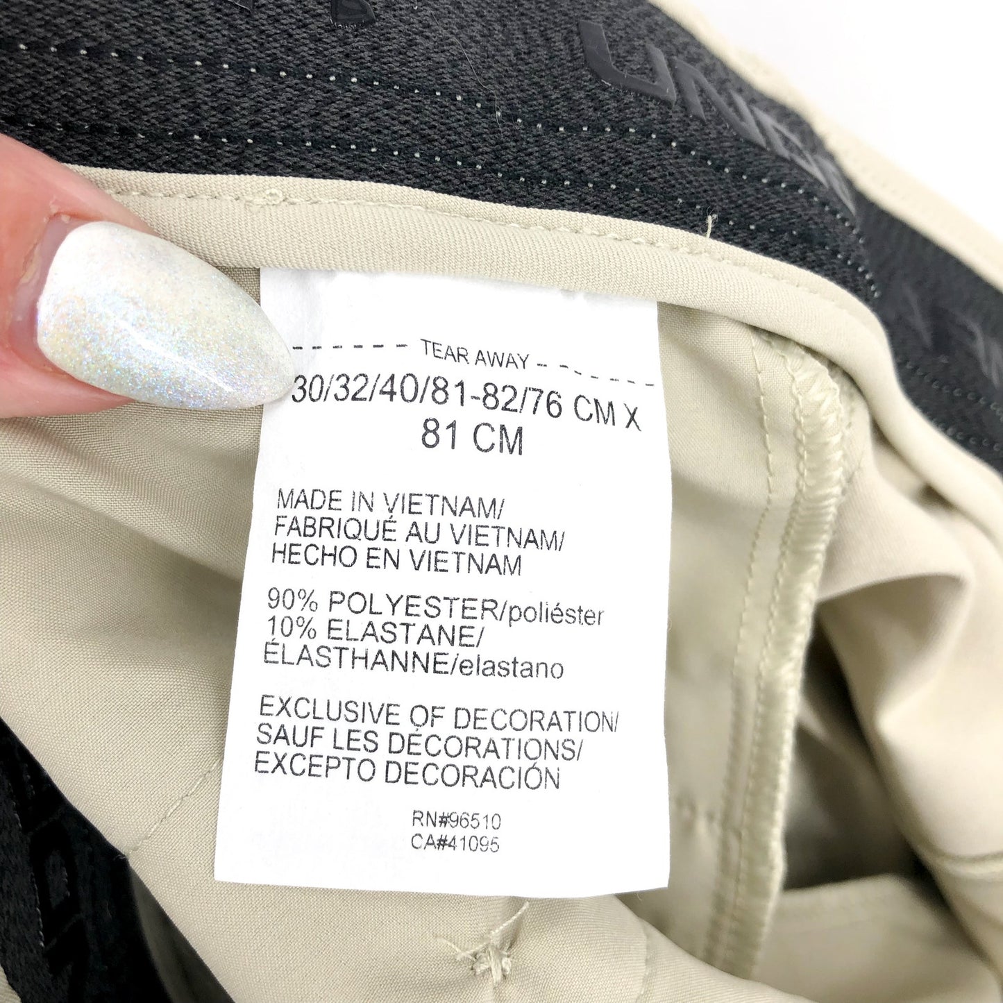 UNDER ARMOUR Mens Drive Tapered Fit Golf Pants 30x32 Tan Khaki Flat Front NWT