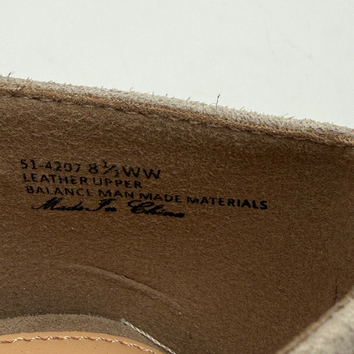 Bella Vita Womens Jilan Heel Pumps Size 8.5 Extra Wide Cream Almond Suede NWOB