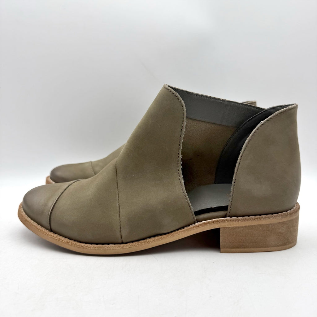 Crevo Womens Coralie Ankle Bootie US 8 EU 38.5 Green Leather NWOB
