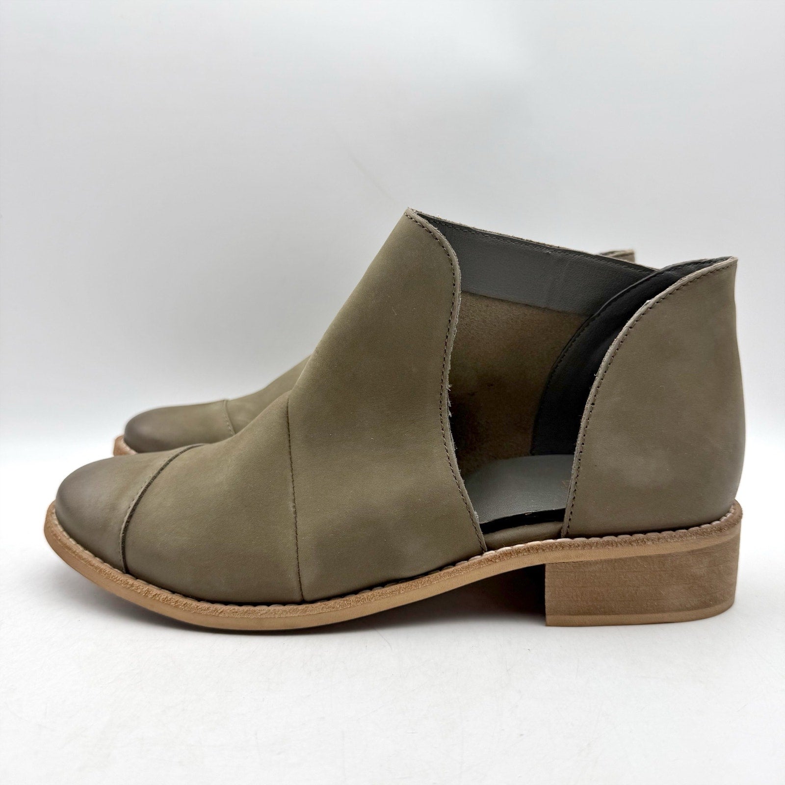 Crevo Womens Coralie Ankle Bootie US 8 EU 38.5 Green Leather NWOB