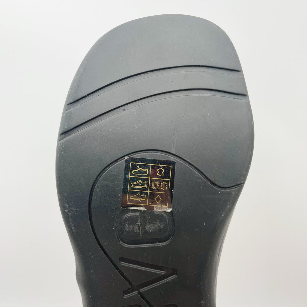 Strive Womens Capri II Thong Sandals US 6 EU 36 Black Leather NIB