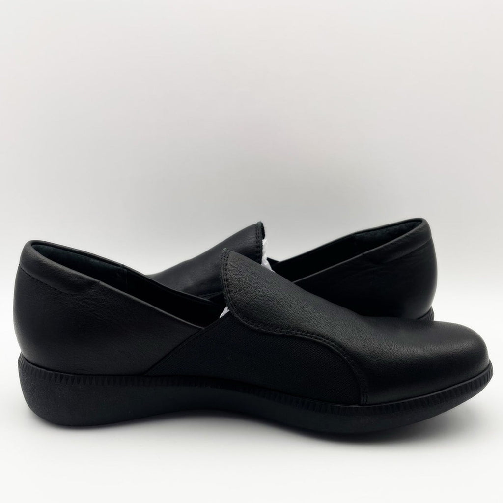 Munro Women's Clay Slip On Shoes Size 6 Wide Black Leather Loafer Casual NIB