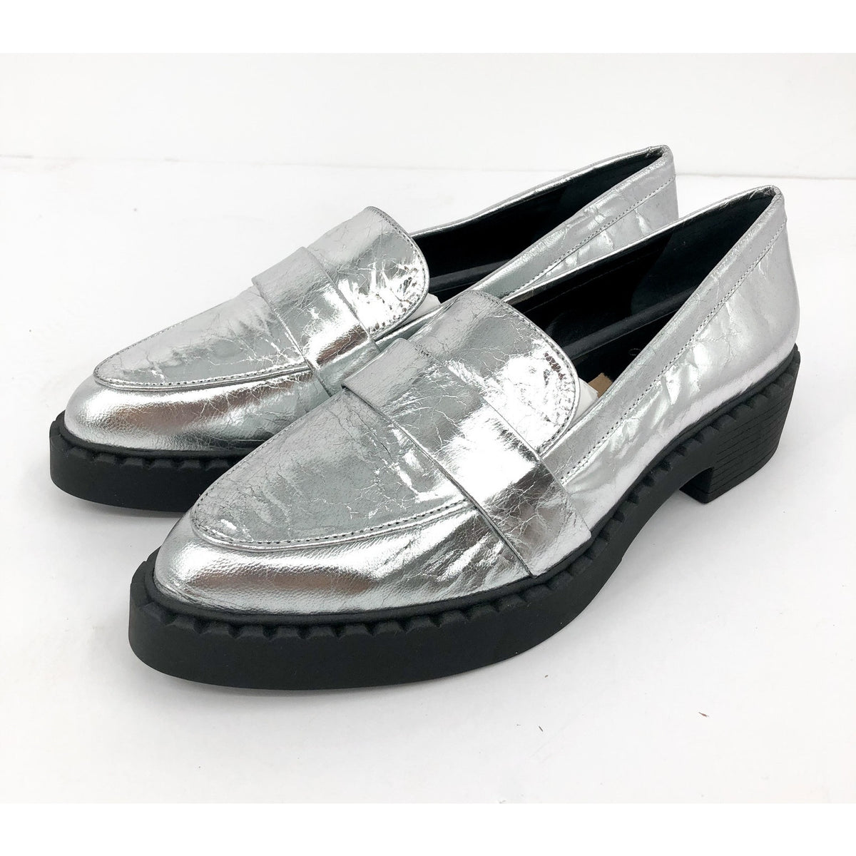 VINCE CAMUTO Womens Echika Loafer Size 8 M Silver Leather Chunky Block Heel NWOB