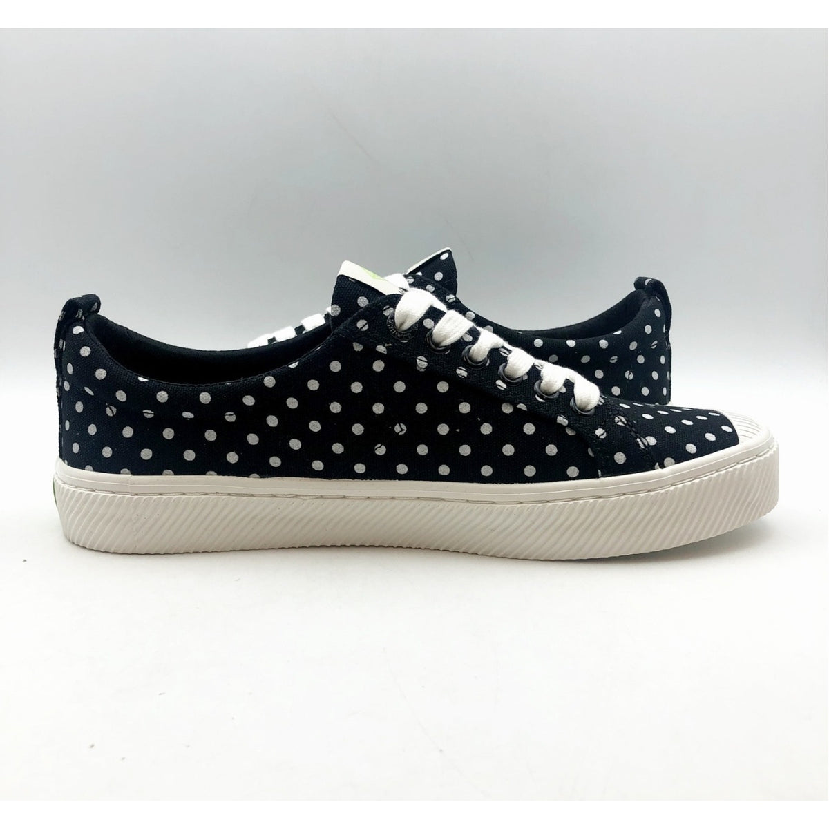 Cariuma Womens OCA Low Sneakers Size 7 Black White Polka Dot Canvas NIB