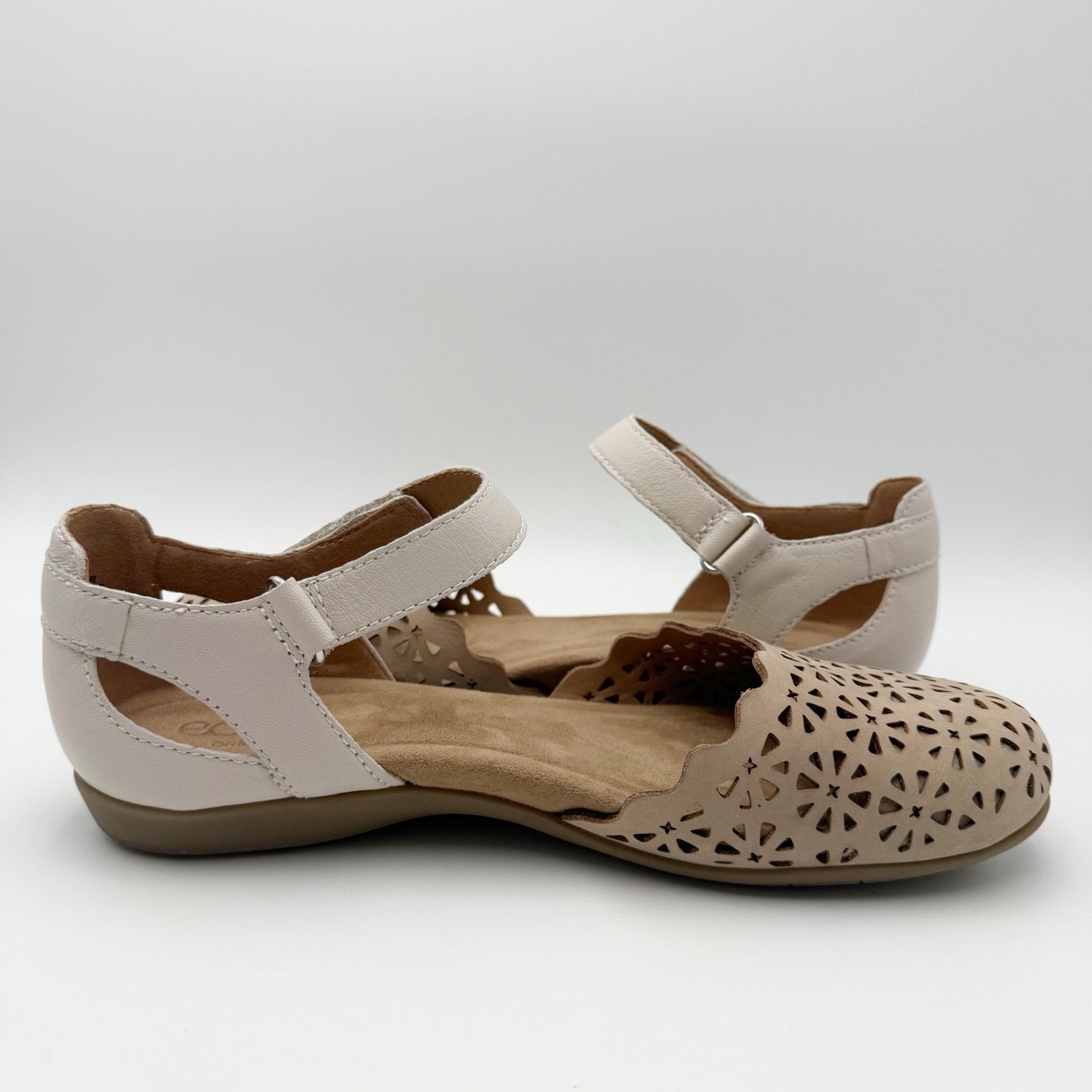 Earth Womens Betti Flats Size 9.5 M Ivory White Leather Perforated Scalloped NIB