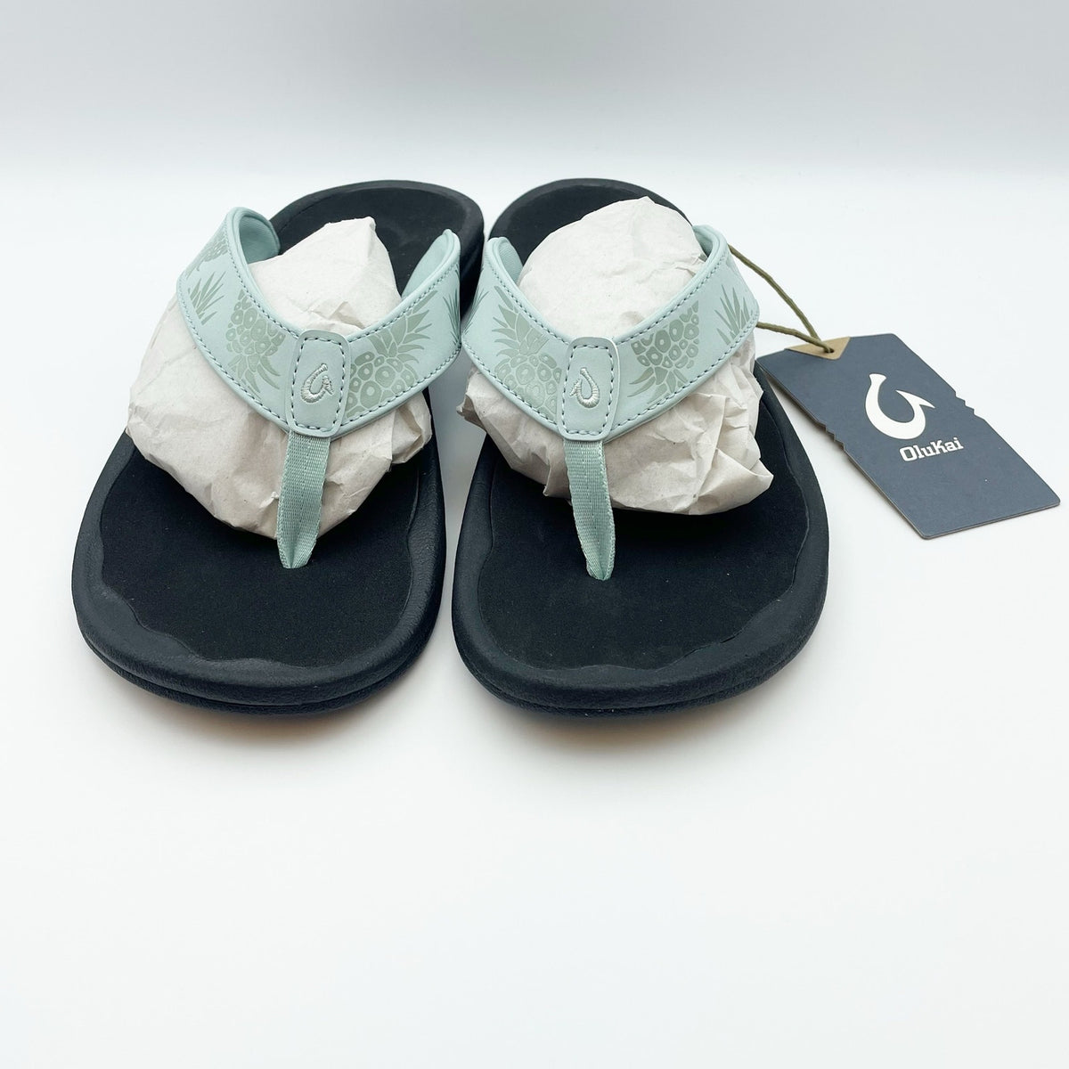 OluKai Womens Ohana Flip Flop Sandals Size 7 Blue Swell Hua Pineapple Print NIB