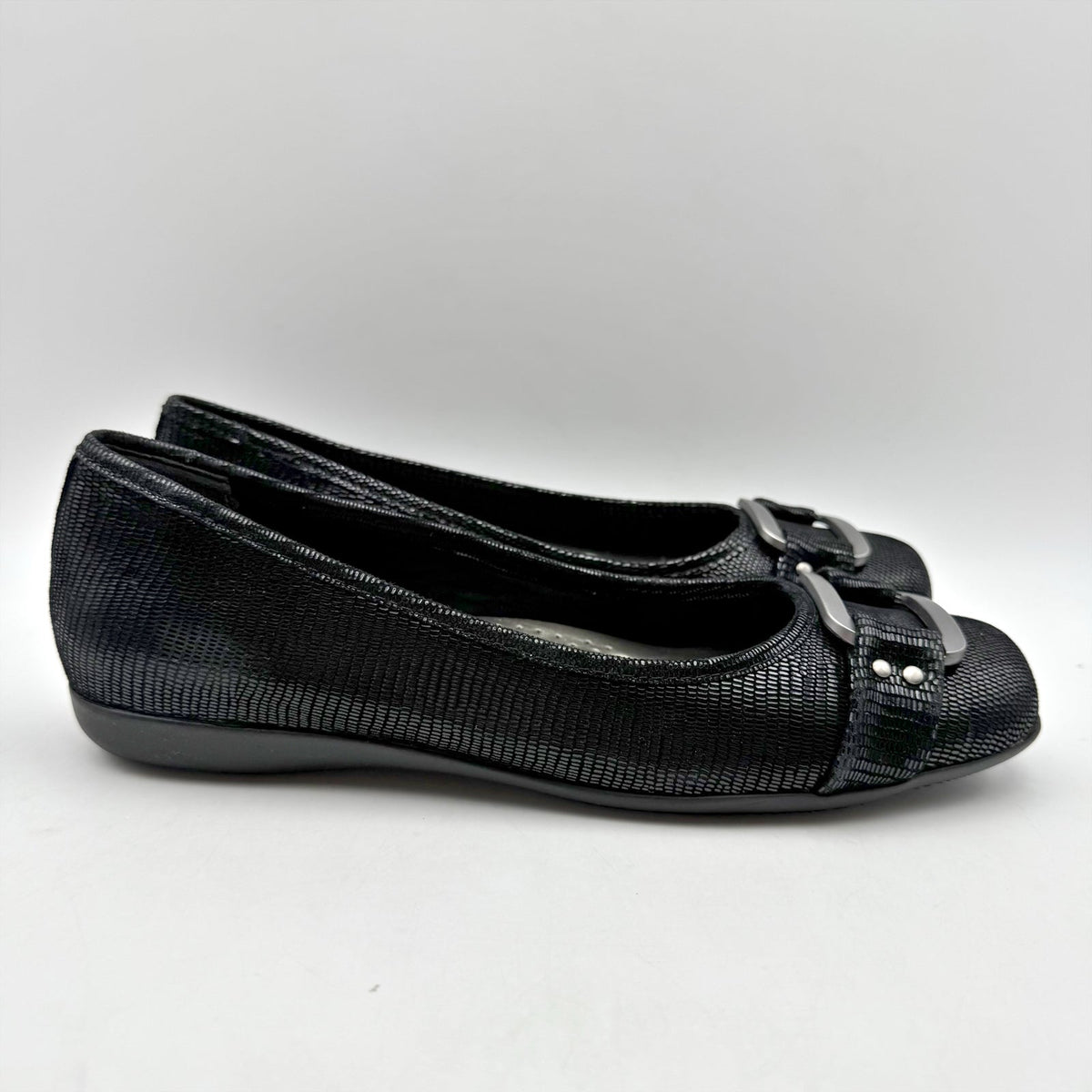 Trotters Womens Sizzle Flats US 7 Narrow EU 37.5 Black Leather Slip On NWOB