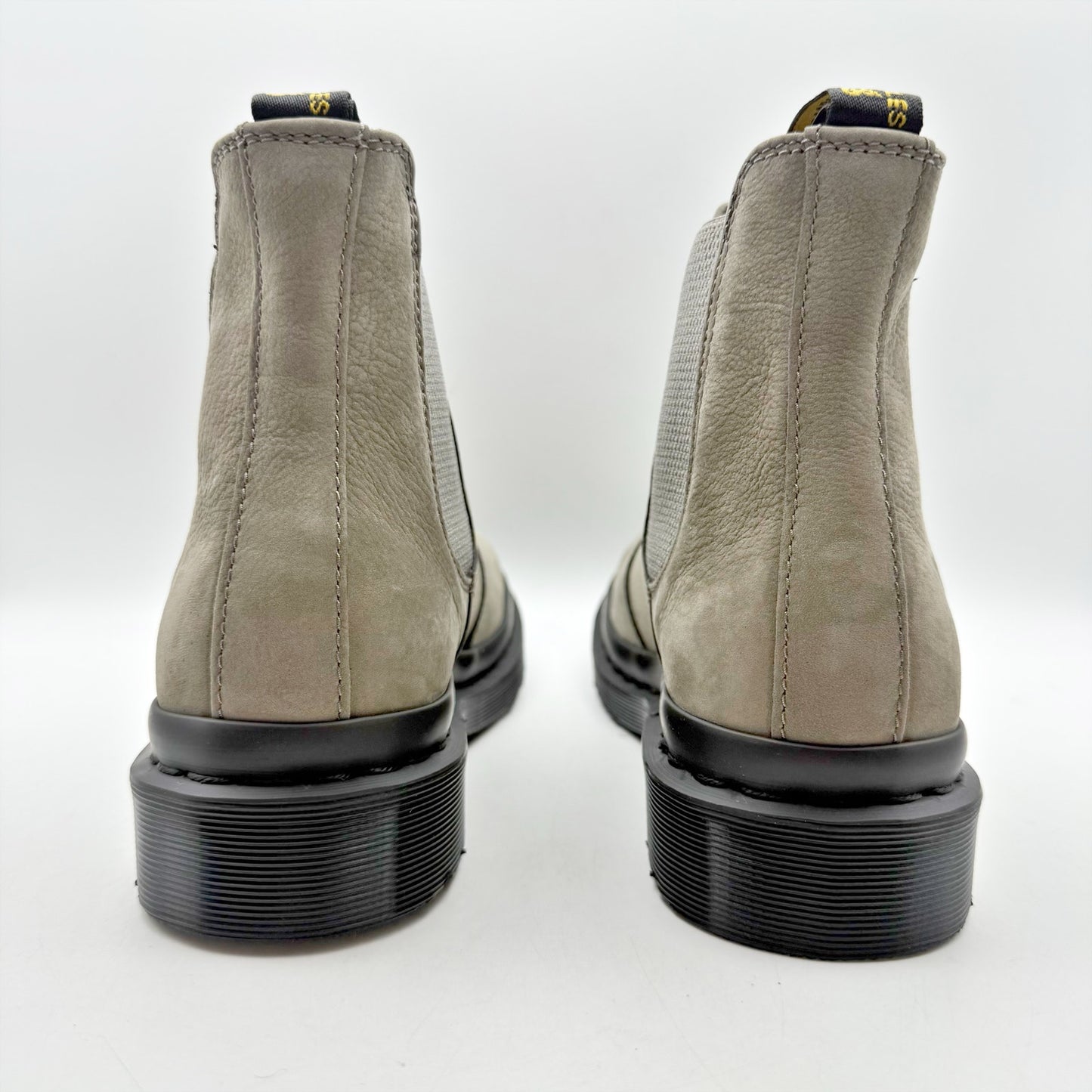 Dr. Martens Womens 2976 Chelsea Boots EU 41 US 9 Taupe Grey Leather NIB