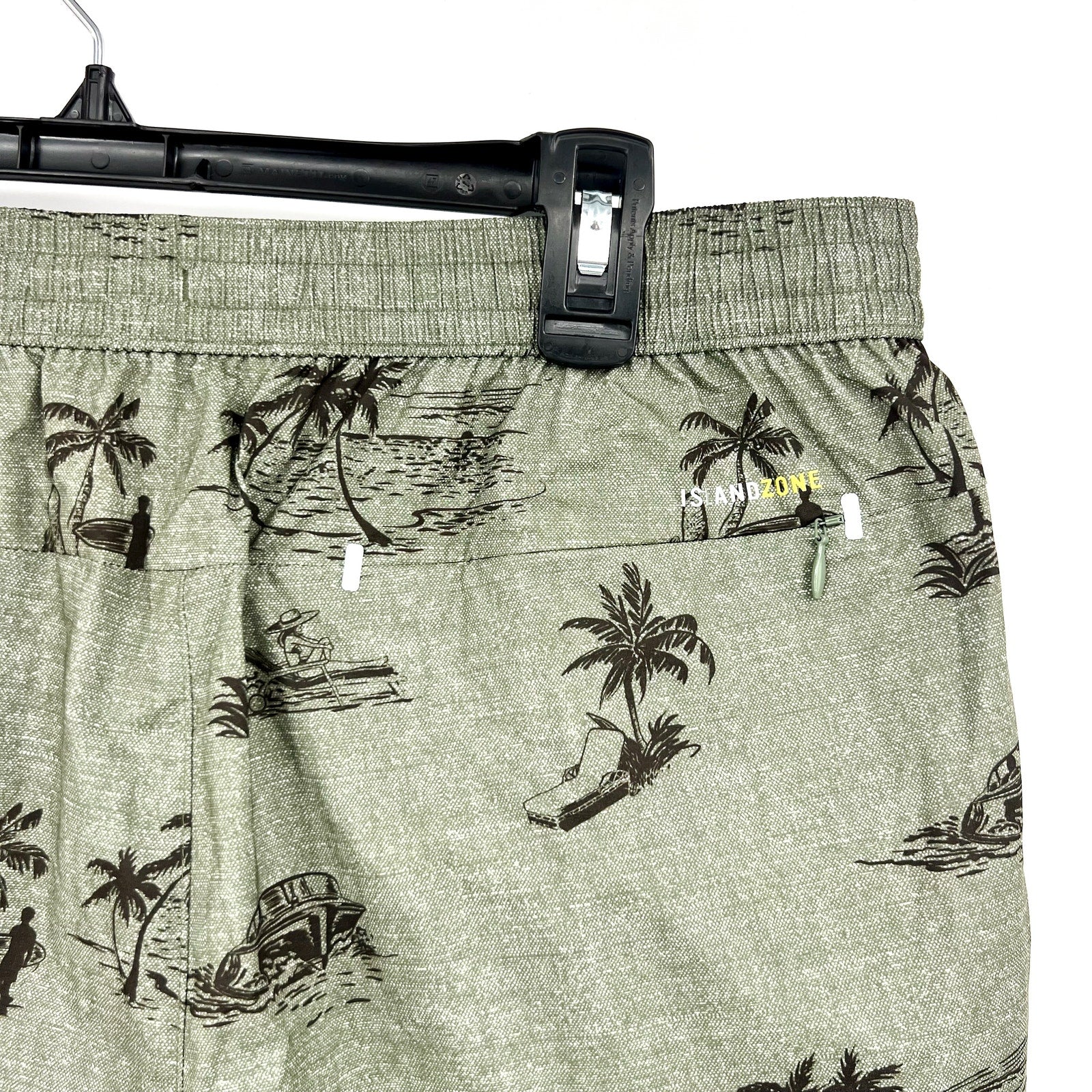 TOMMY BAHAMA Men’s Island Zone Hybrid Board Shorts Large Army Green 6-Inch NWT