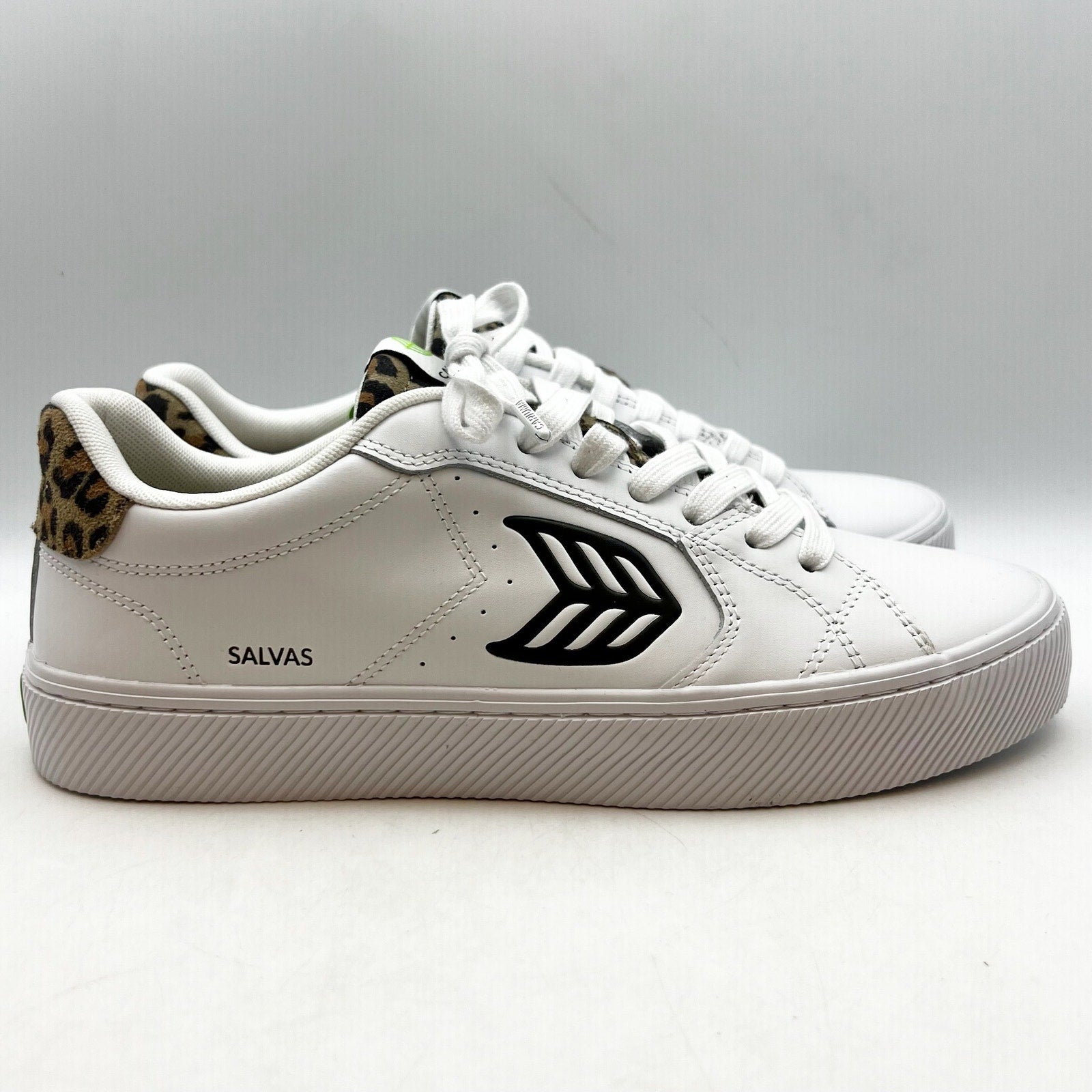 Cariuma Salvas Low Sneakers Womens 11.5 Mens 10 White Leopard Leather NIB