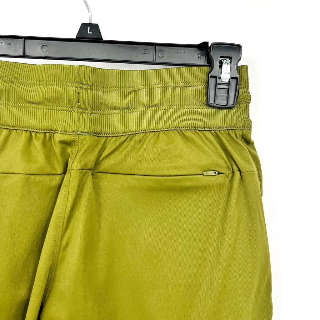 THE NORTH FACE Women's Aphrodite Motion Shorts XS Forest Olive Green NWT