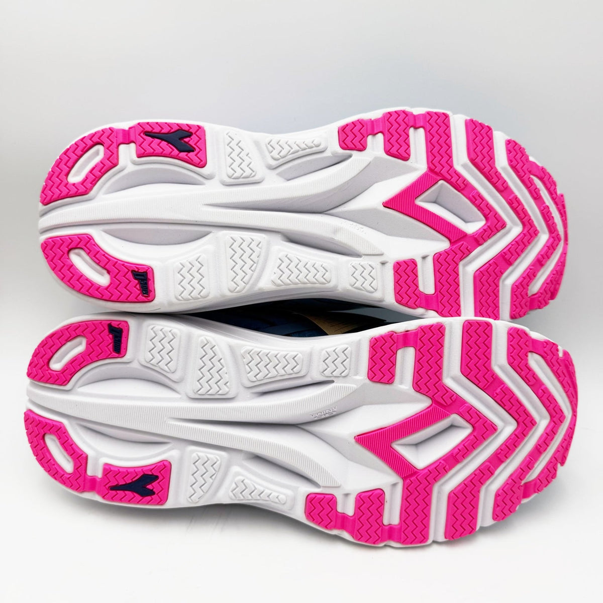 Diadora Womens Equipe Nucleo Running Shoes Size 11.5 EU 43 Blue Pink NWOB