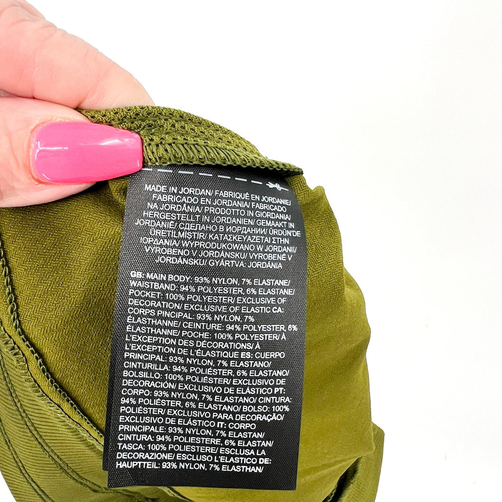 THE NORTH FACE Women's Aphrodite Motion Shorts XS Forest Olive Green NWT