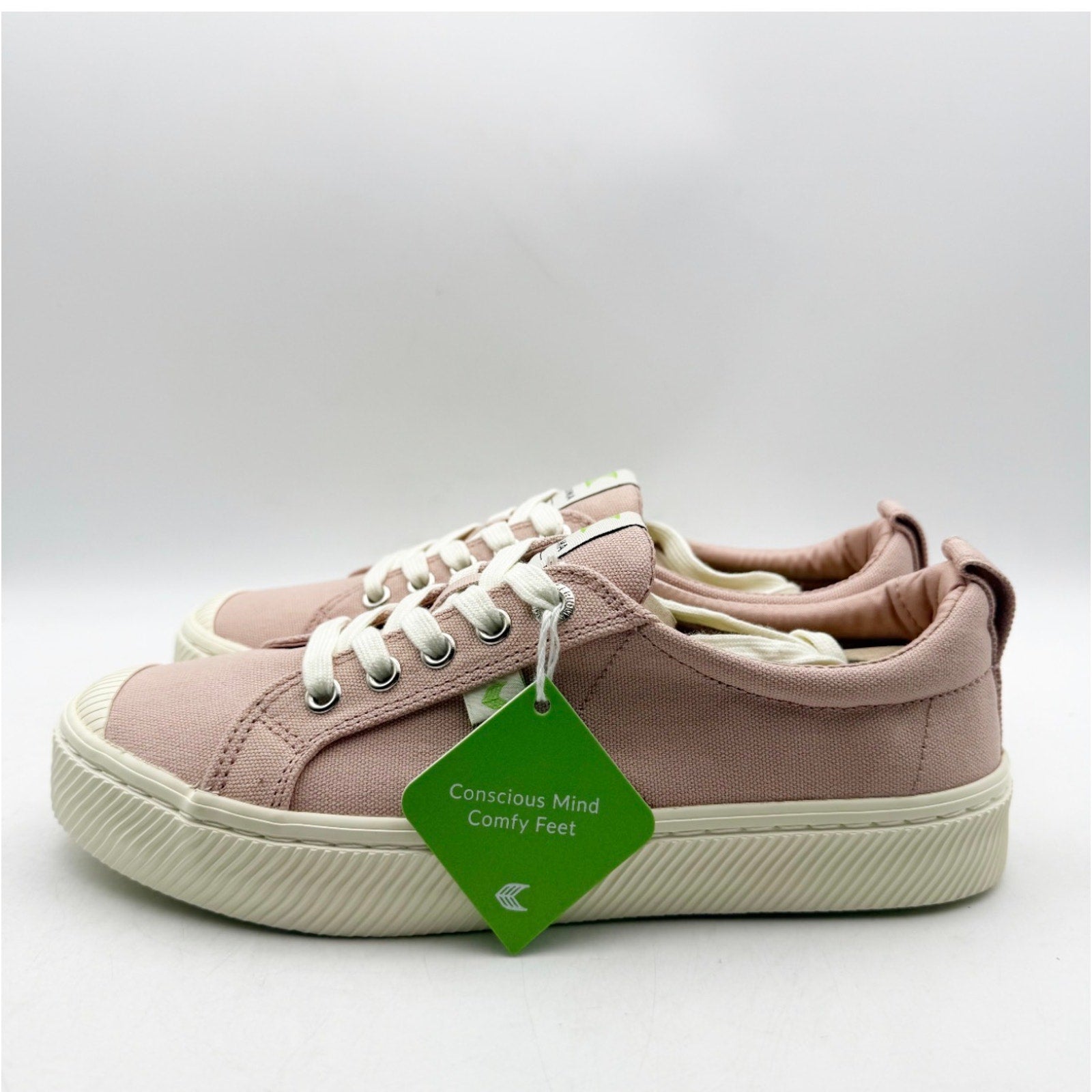 Cariuma Womens OCA Low Casual Sneakers Size 8.5 Rose Pink White Canvas NIB