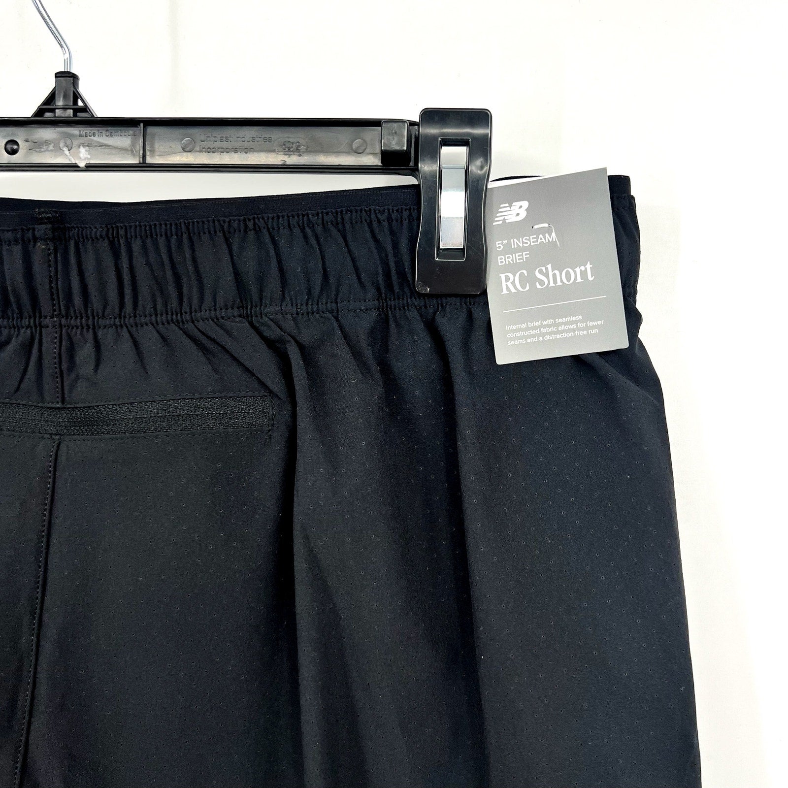 NEW BALANCE Mens Running RC Shorts Large Black  5" Inseam NWT