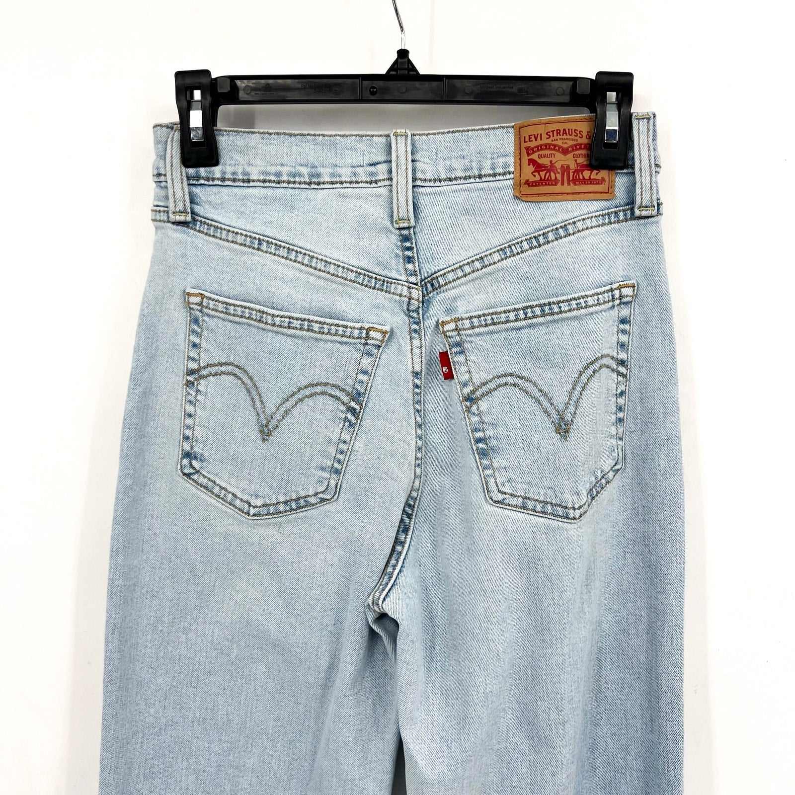 LEVI'S Women's Ribcage Bell Jeans 27x32 Size 4 Light Wash A75030004 NWOT
