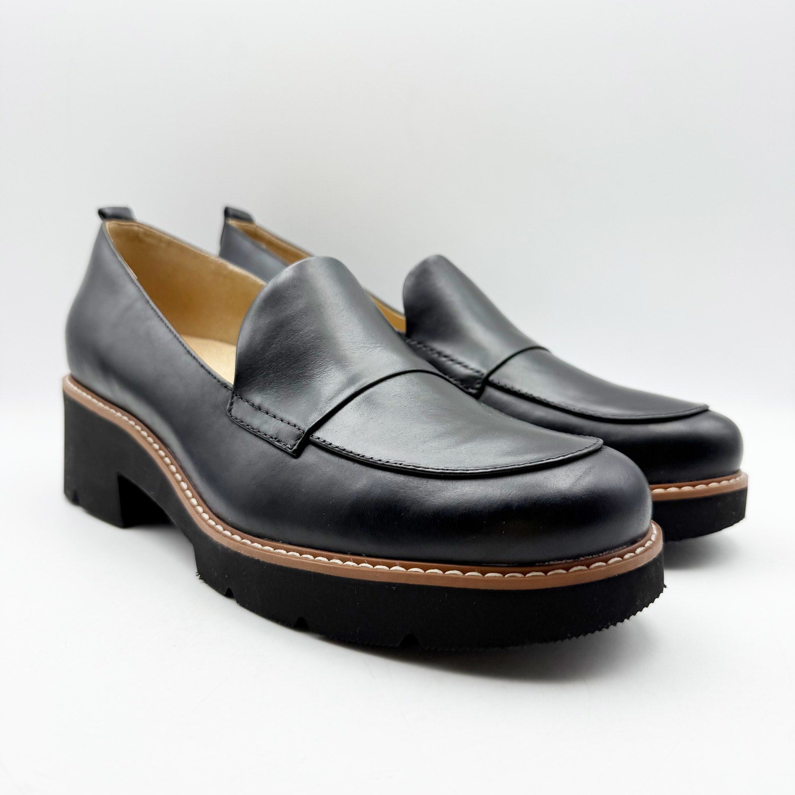 Naturalizer Womens Darry Lug Sole Loafers 7 WW EU 37 Black Leather Slip On NWOB