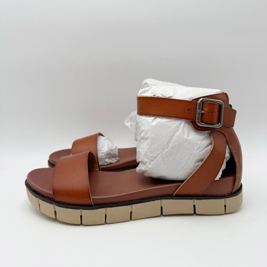 MIA Womens Emilia Sandals Size 6 Cognac Brown Flat NWOB