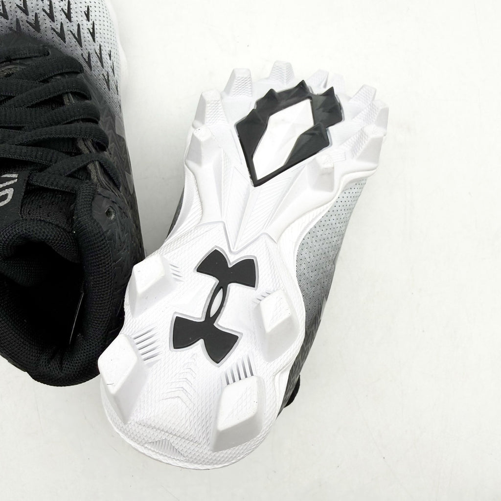 Under Armour Boys 10 Spotlight Franchise RM 4.0 Football Cleats Black White NIB