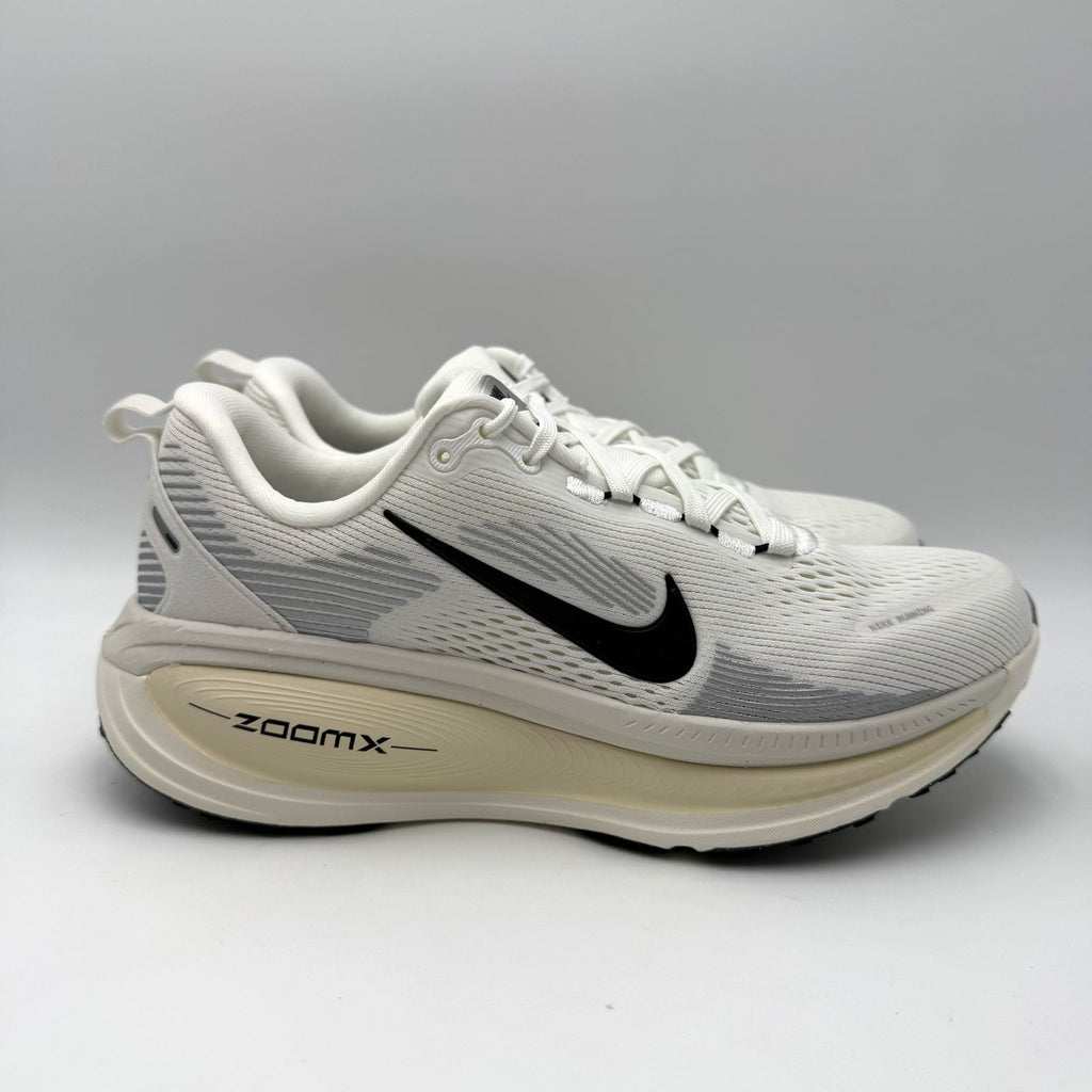 Nike Womens Vomero 18 Running Shoes Size 8 EU 39 White Black Athletic NIB