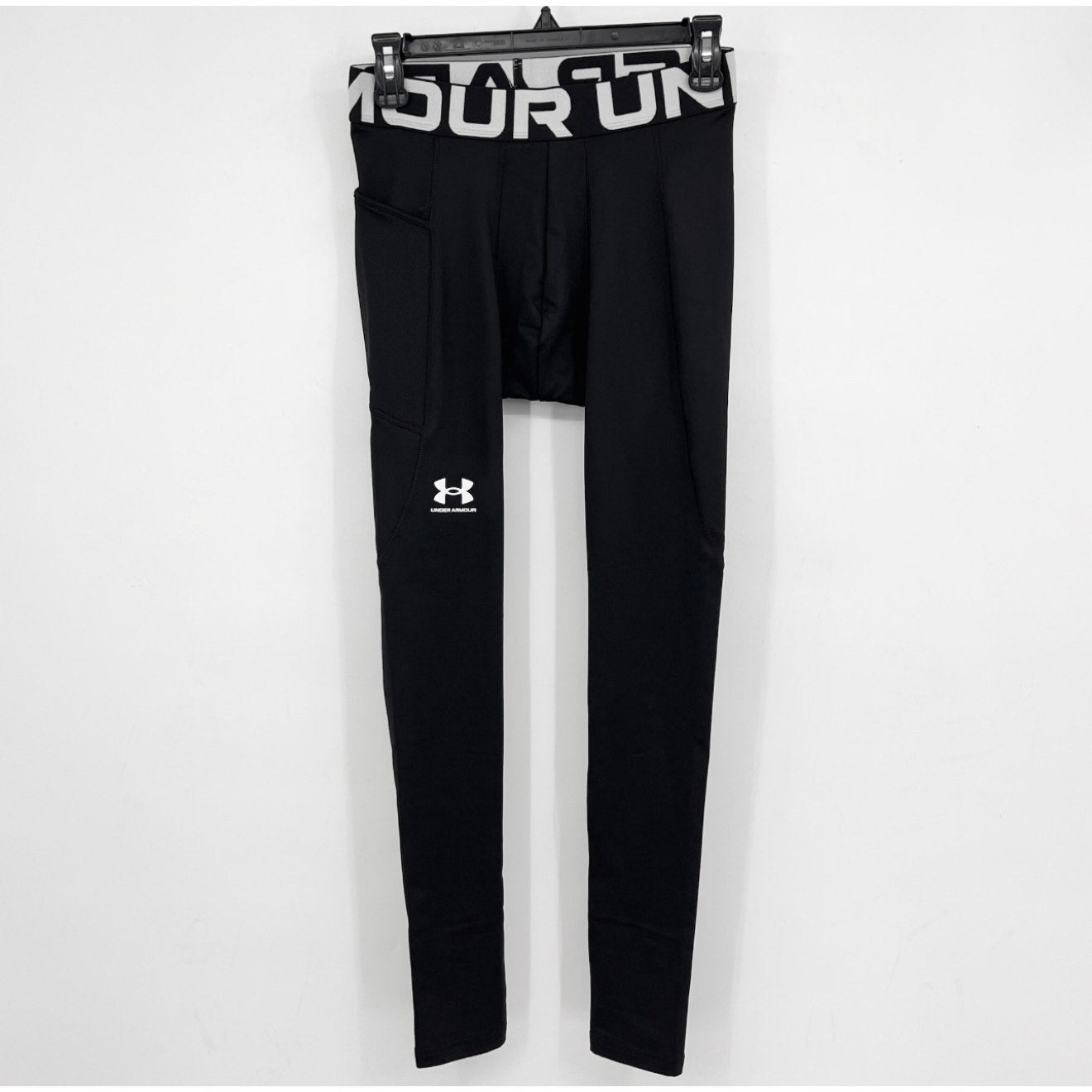 UNDER ARMOUR Men's CG Armour Leggings Medium Black Base Layer Pants NWT