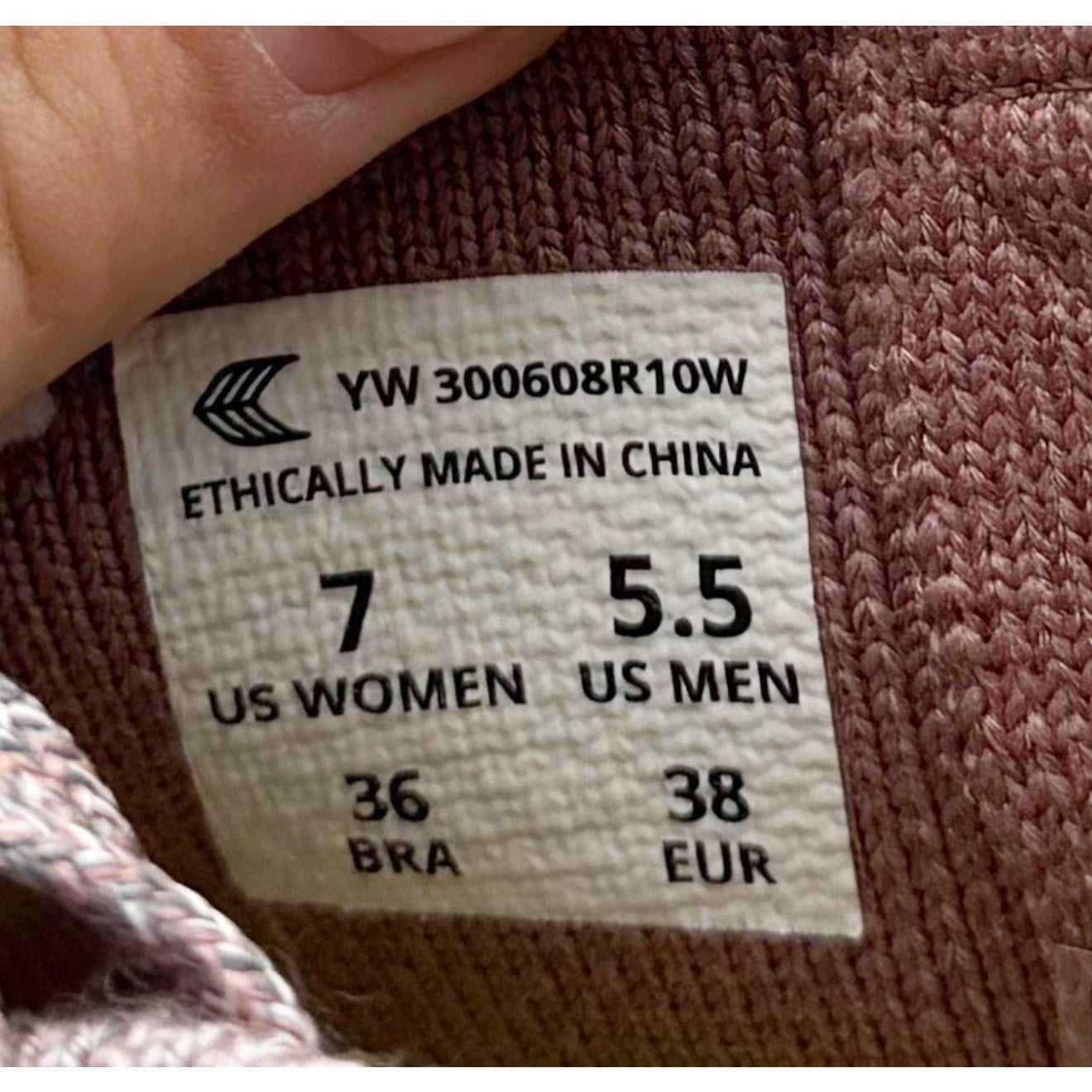 Cariuma Womens IBI Low Sneakers Size 7 Stone Blush Pink Bamboo Knit Casual NIB