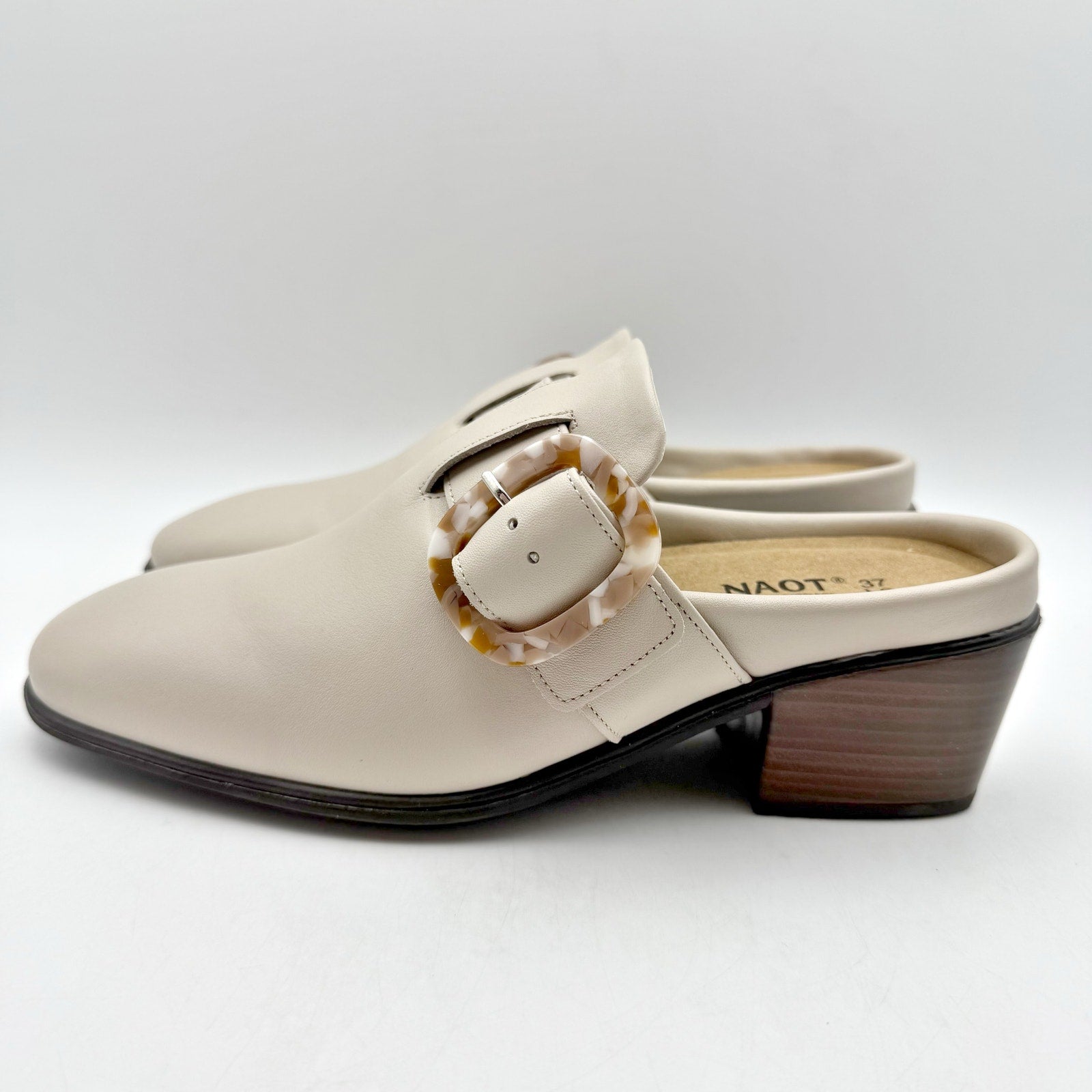 Naot Womens Choice Clogs EU 37 US 6 Ivory Beige Leather Buckle Heel NWOB