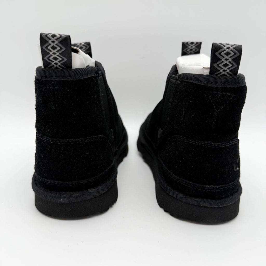 UGG Kids Neumel Chelsea Boots US 2 EU 33.5 Black Cow Suede NIB