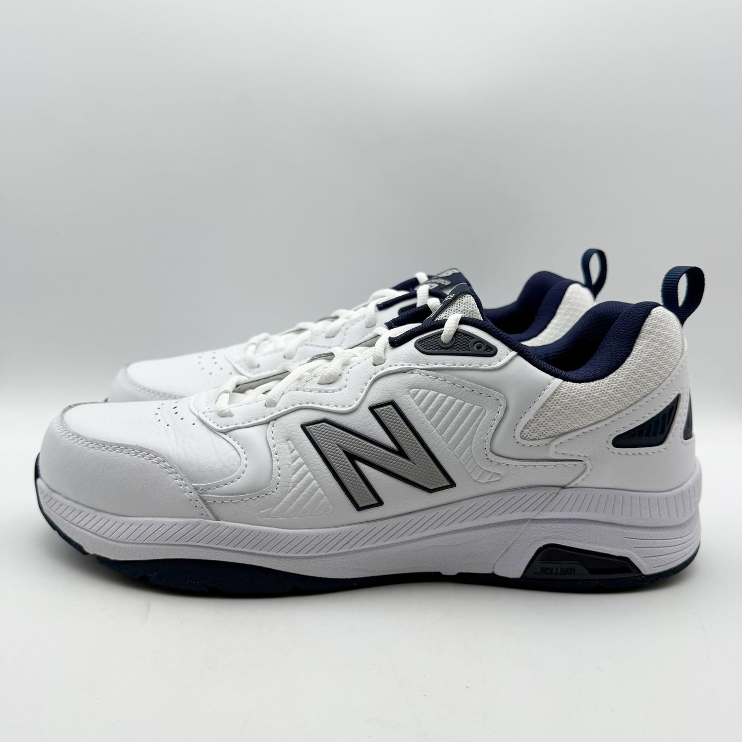 New Balance Mens 857v3 Training Sneakers US 7.5 XW White Navy Athletic NIB