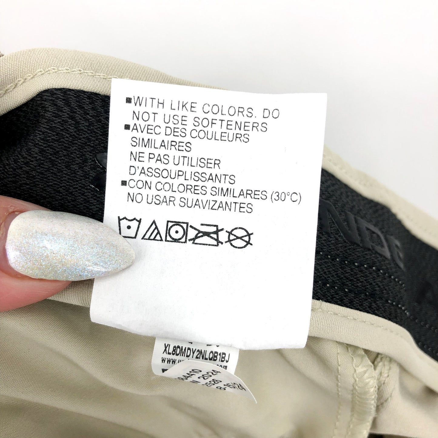 UNDER ARMOUR Mens Drive Tapered Fit Golf Pants 30x32 Tan Khaki Flat Front NWT