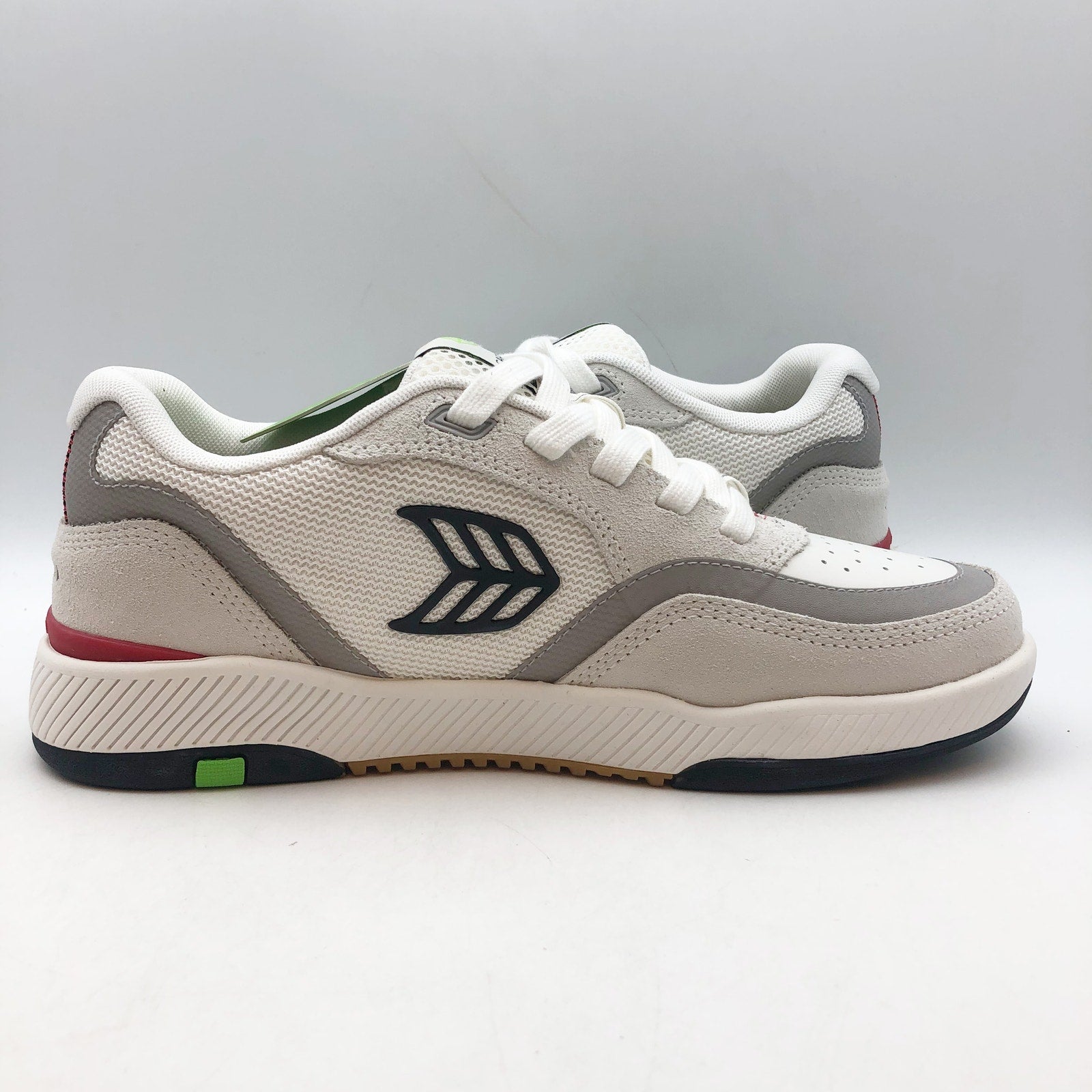 Cariuma UBA Pro Skate Mesh Sneaker Womens 8.5 Mens 7 Off White Black Red NIB