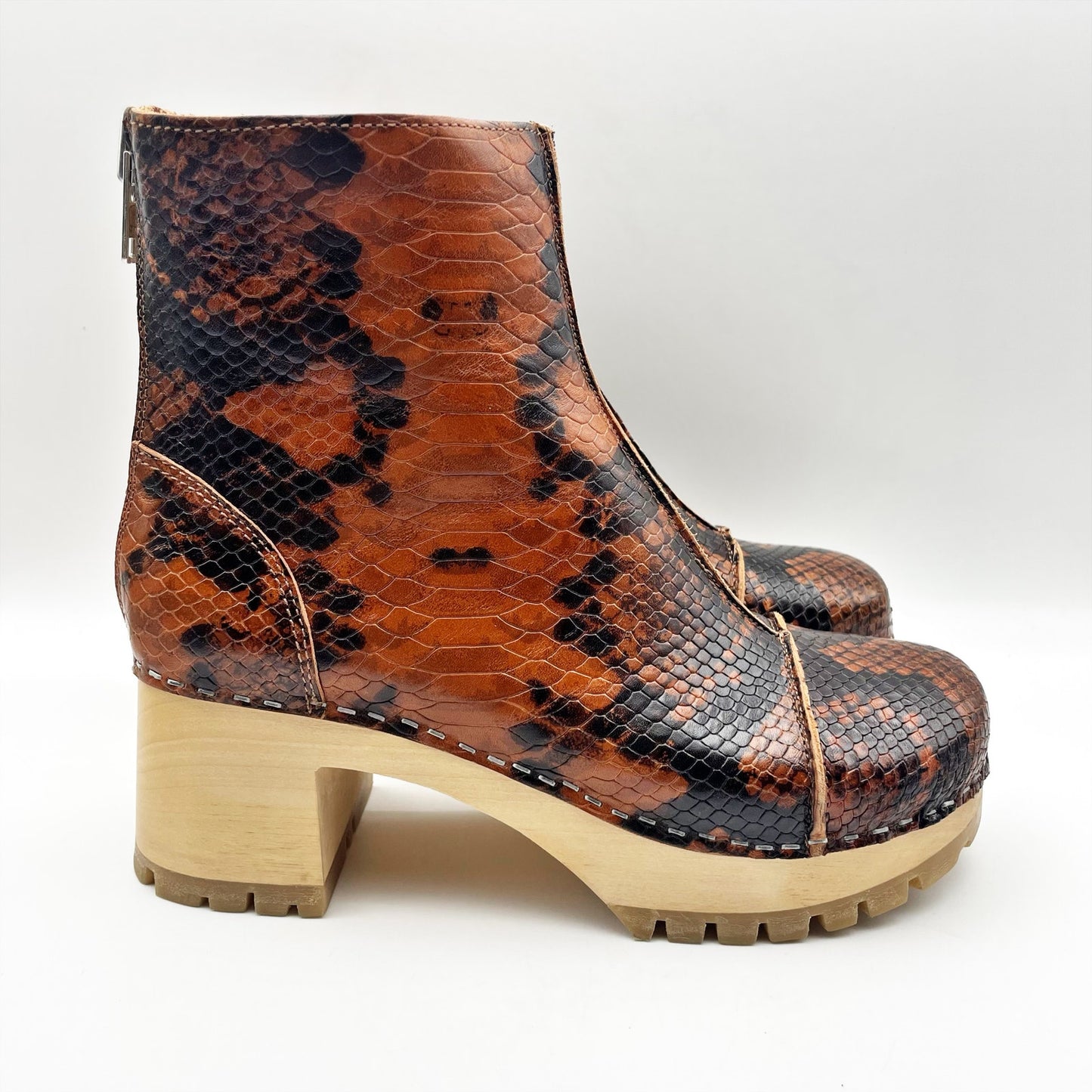 Swedish Hasbeens Womens Stitchy Ankle Boots EU 40 US 10 Brown Black Leather NWOB