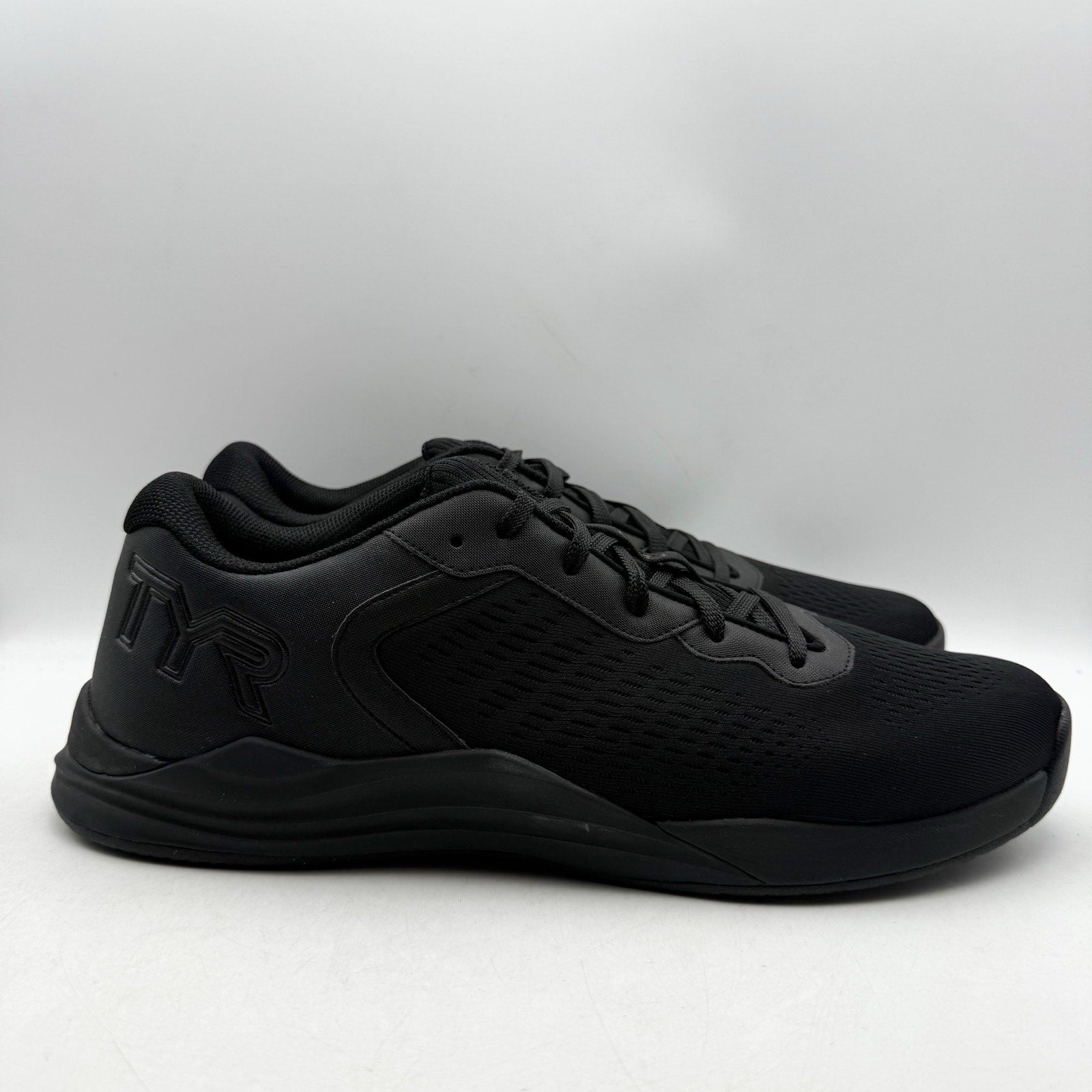 TYR Mens CXT-1 Turf Trainer Sneakers US 8 Black Athletic Shoes NWOB