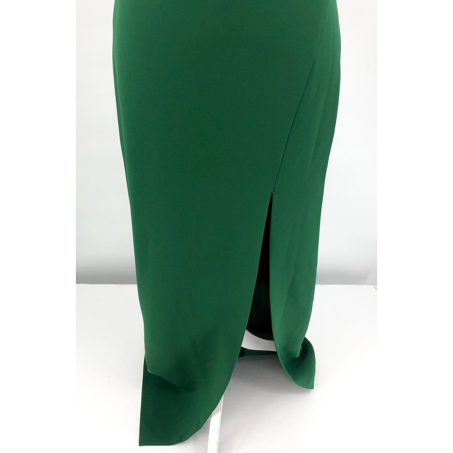 LIV FOSTER Women's Column Gown Size 4 Basil Green Plunging V Neck NWT