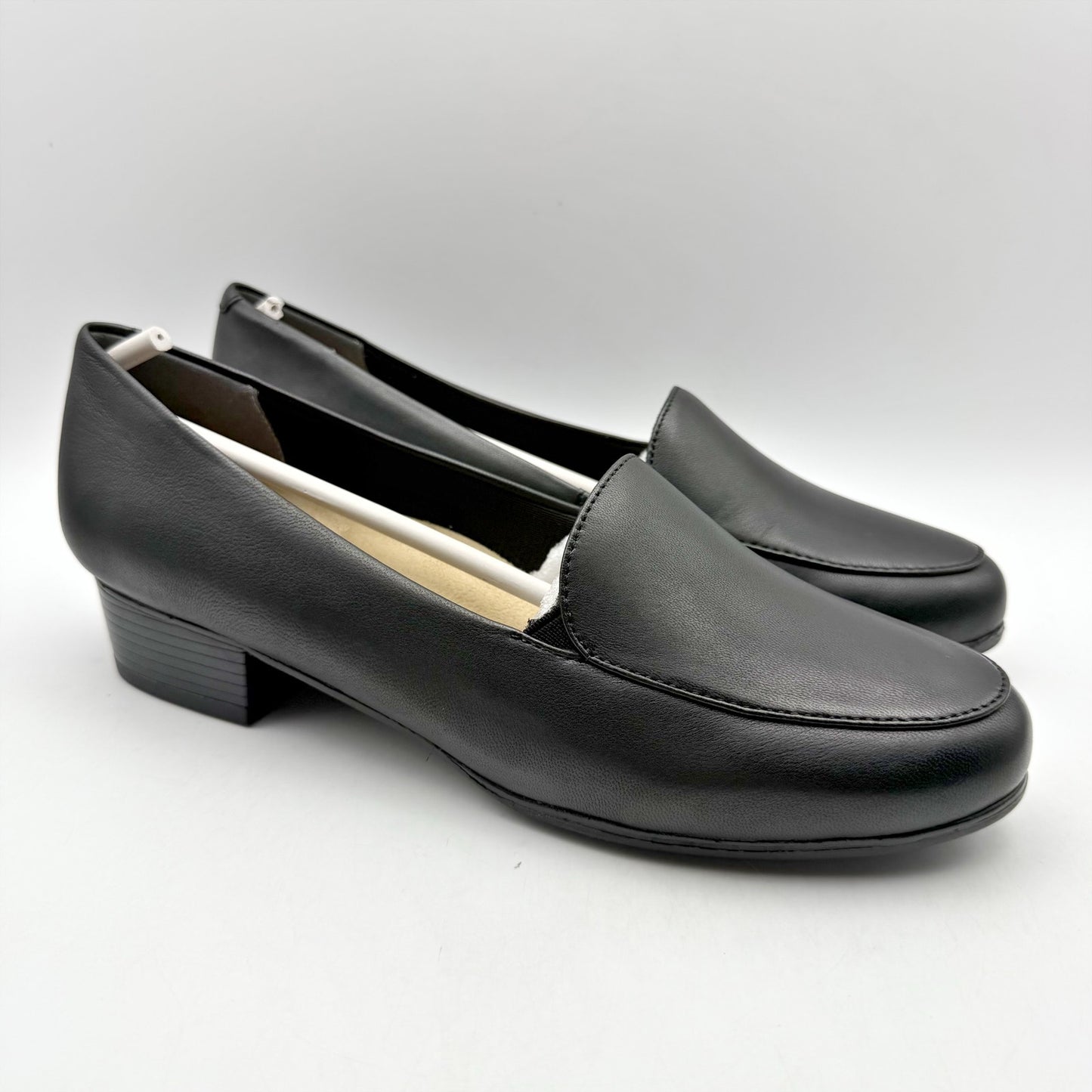 Trotters Womens Monarch Loafers US 9.5 M Black Leather Heel Comfort NIB