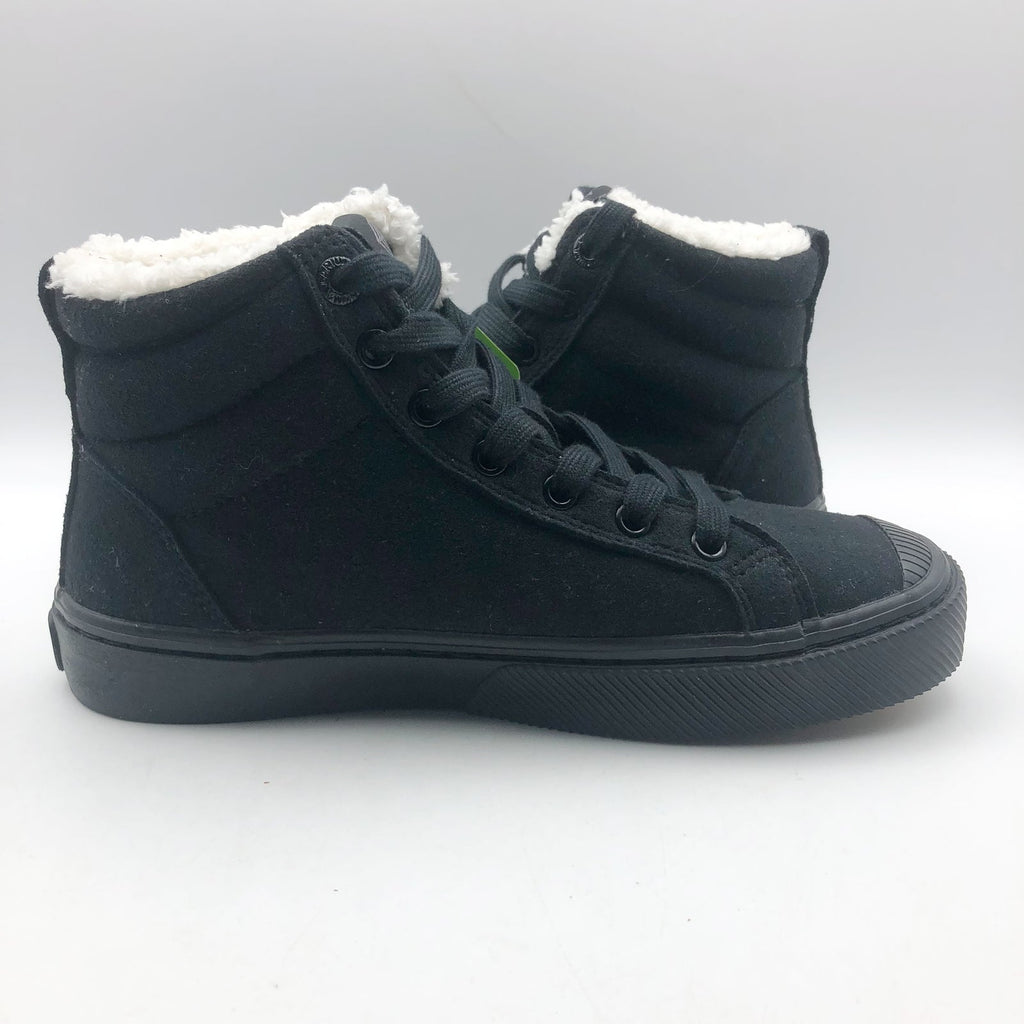 Cariuma Womens OCA Therma High Sneakers Size 6 Black Water Repllent Suede NIB