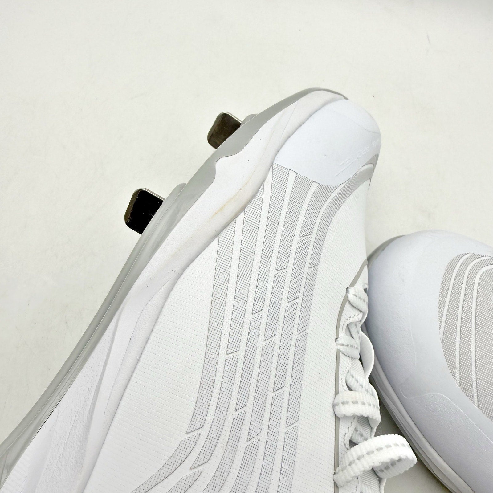 Rawlings Mens Bullpen Low Baseball Cleats Size 8 D White Athletic NWOB