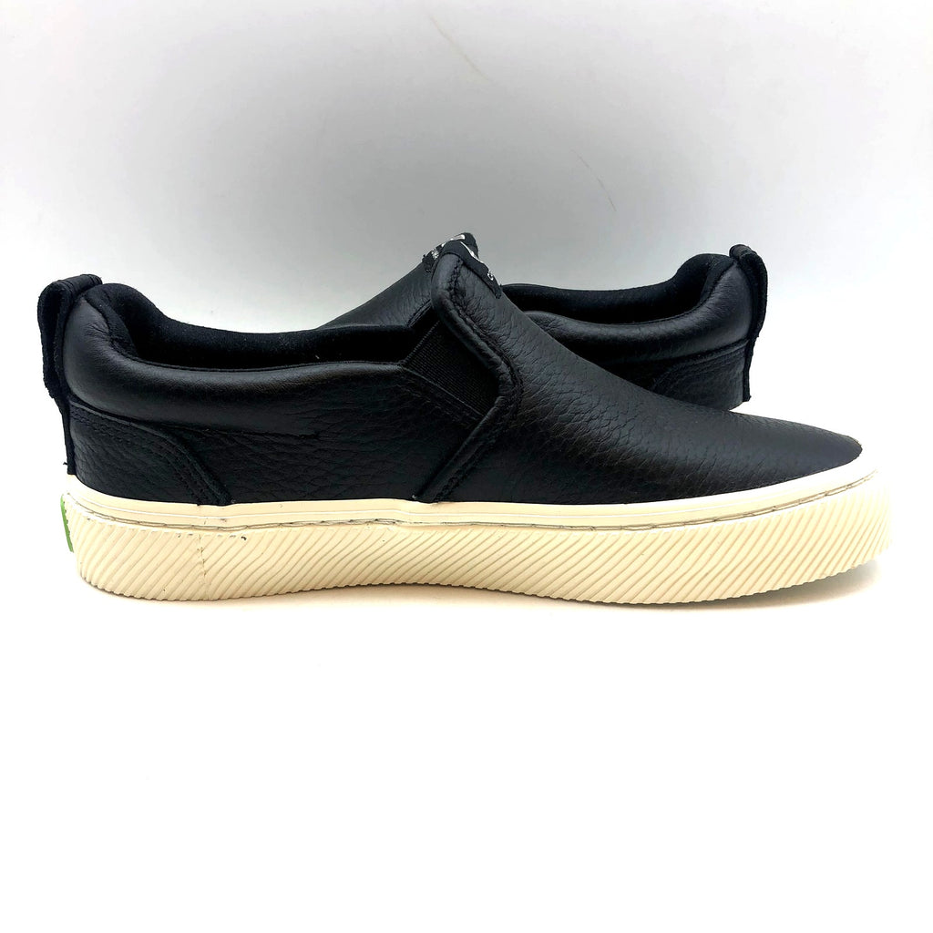 Cariuma Womens  Slip On Sneaker Size 5.5 Black Premium Leather NIB