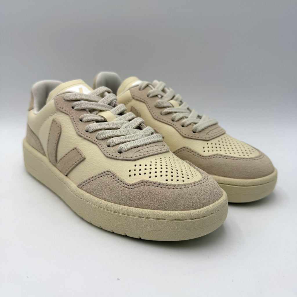 Veja Womens V-90 O.T. Leather Sneakers Size 4 EU 35 Cashew Oat Cream Beige NIB